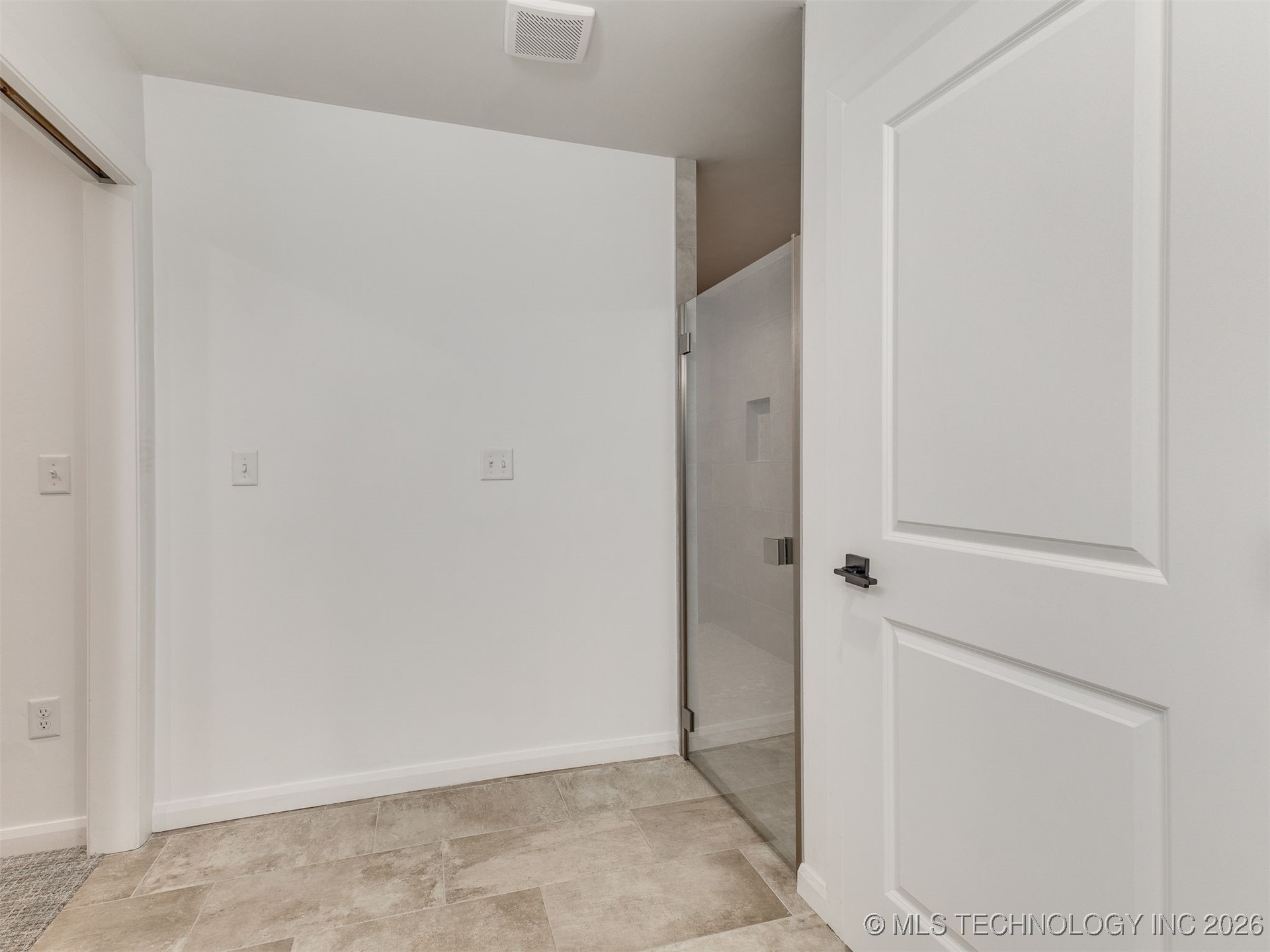 726 E 38th Street N Property Photo 19