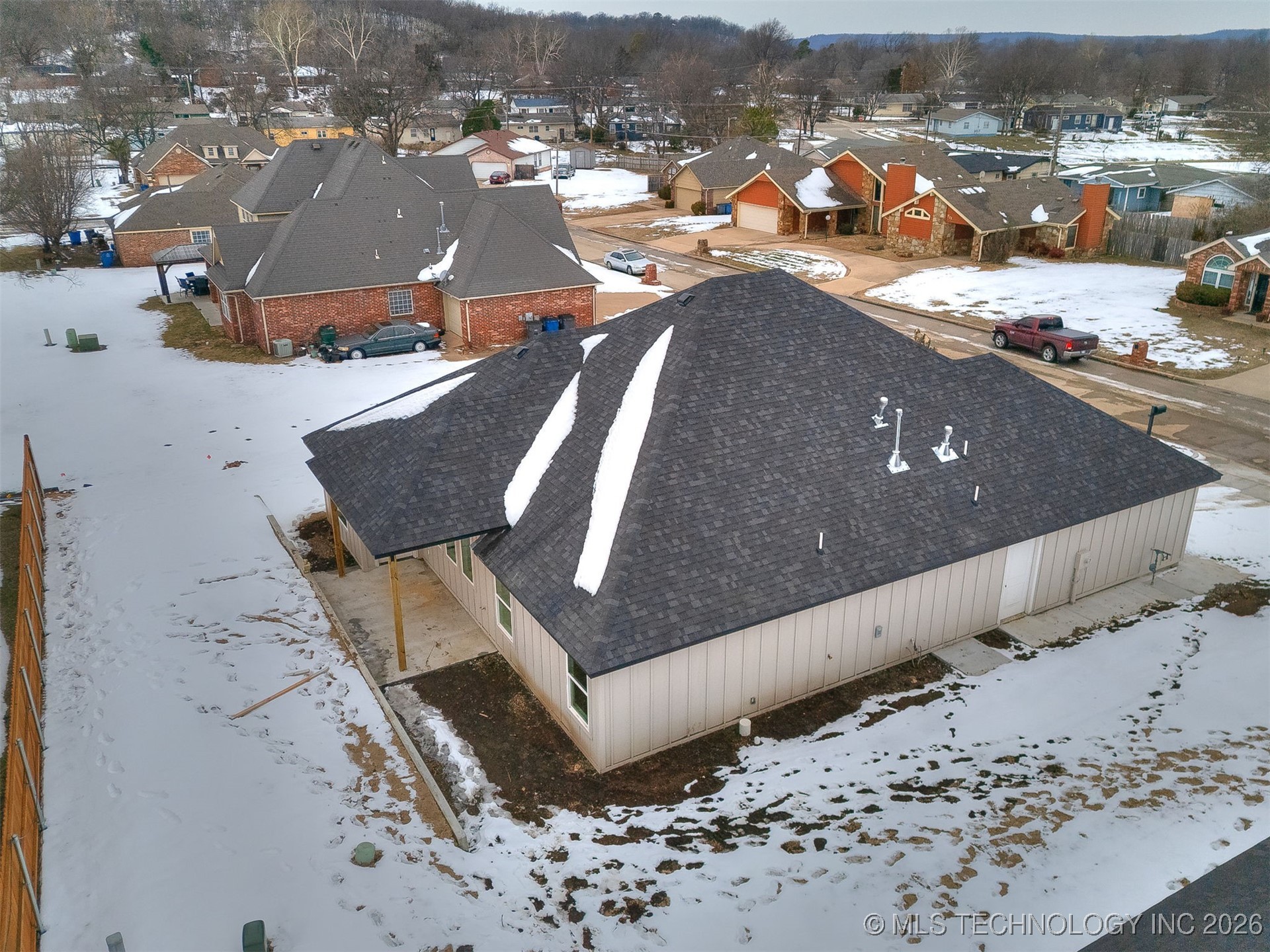 726 E 38th Street N Property Photo 24