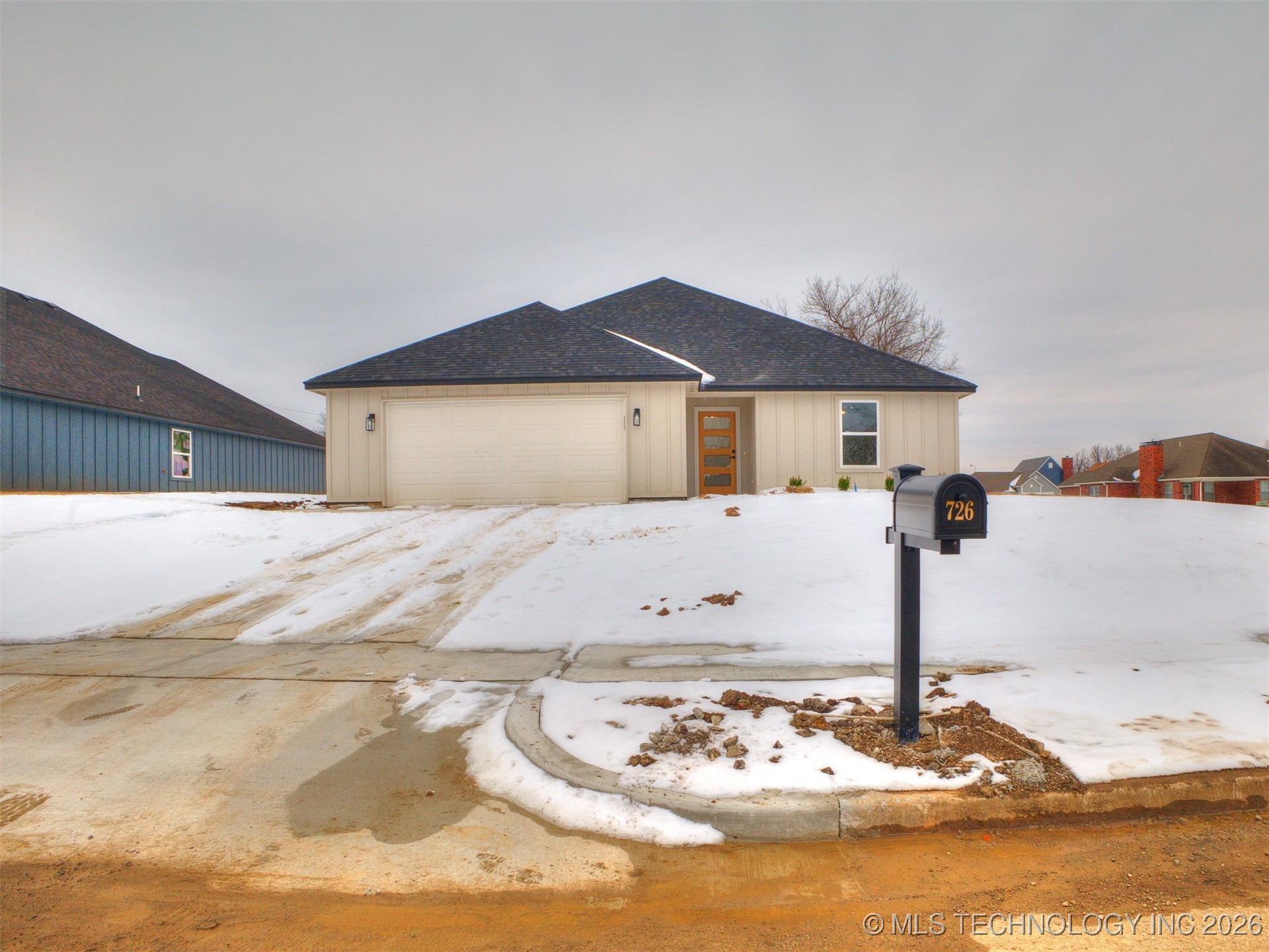 726 E 38th Street N Property Photo 25