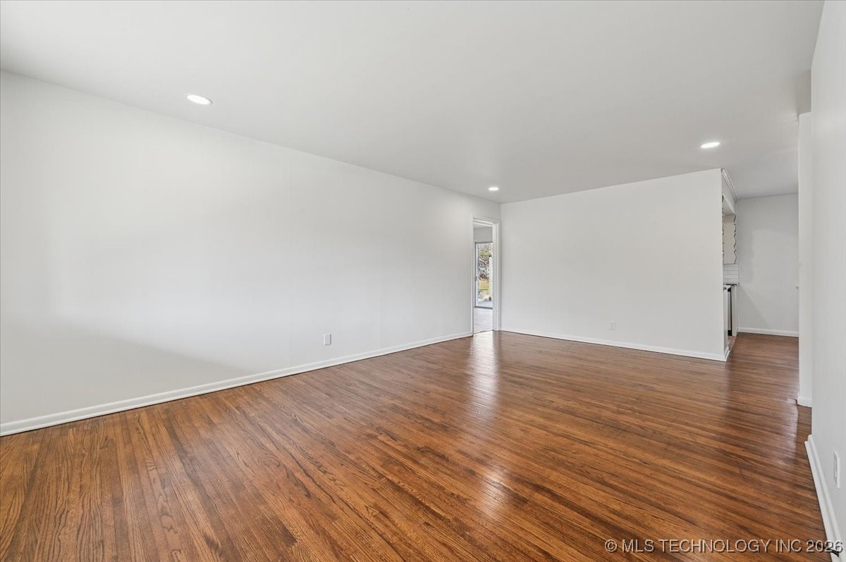 2239 W 45th Street Property Photo 4