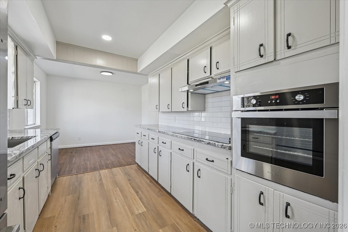 2239 W 45th Street Property Photo 10