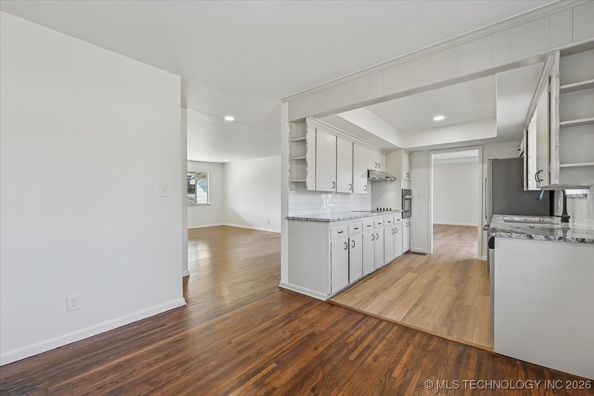 2239 W 45th Street Property Photo 13