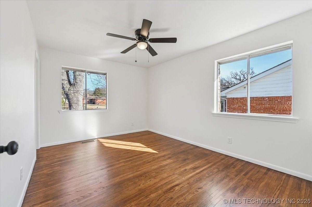 2239 W 45th Street Property Photo 19