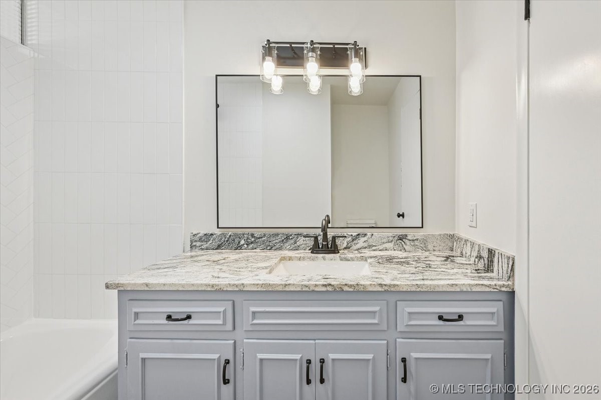 2239 W 45th Street Property Photo 23