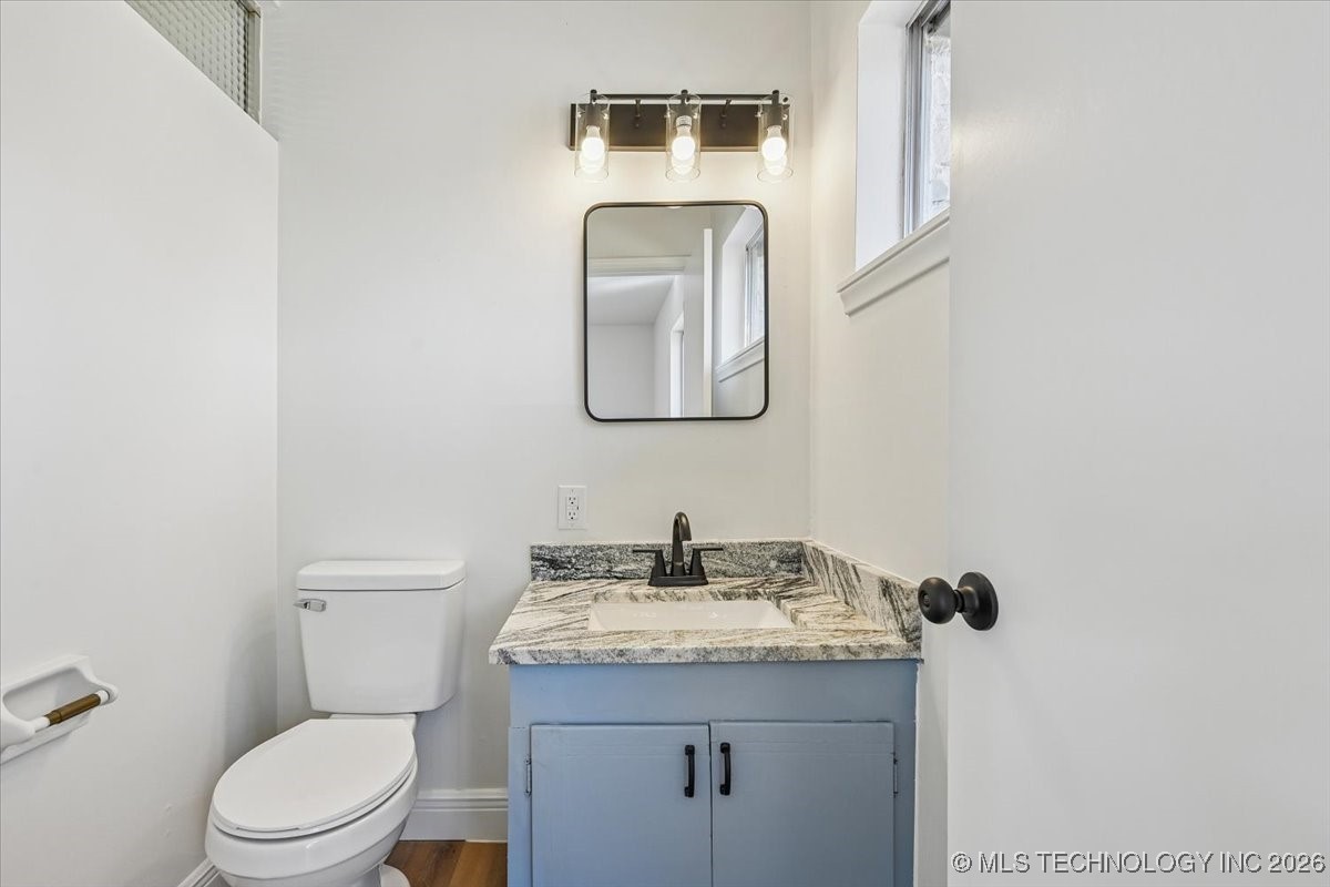 2239 W 45th Street Property Photo 25