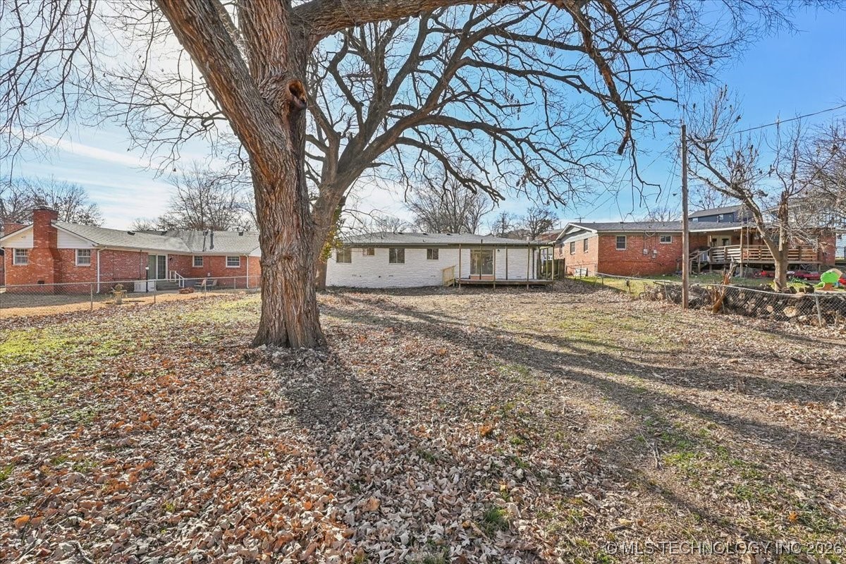 2239 W 45th Street Property Photo 32