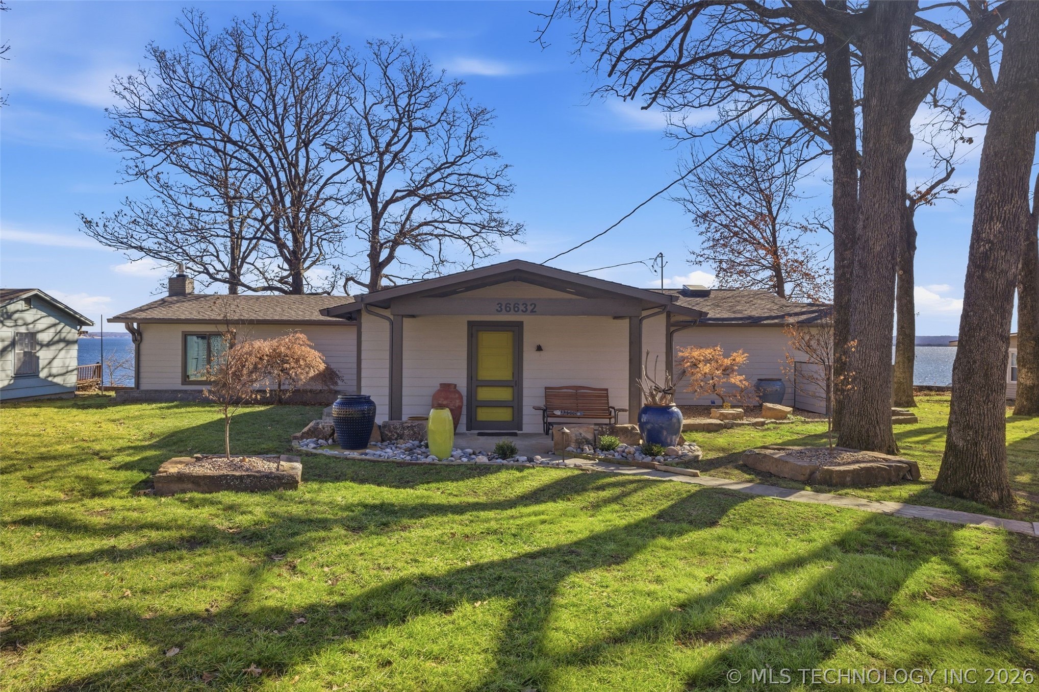 36632 S Cliff Crest Drive Property Photo 1