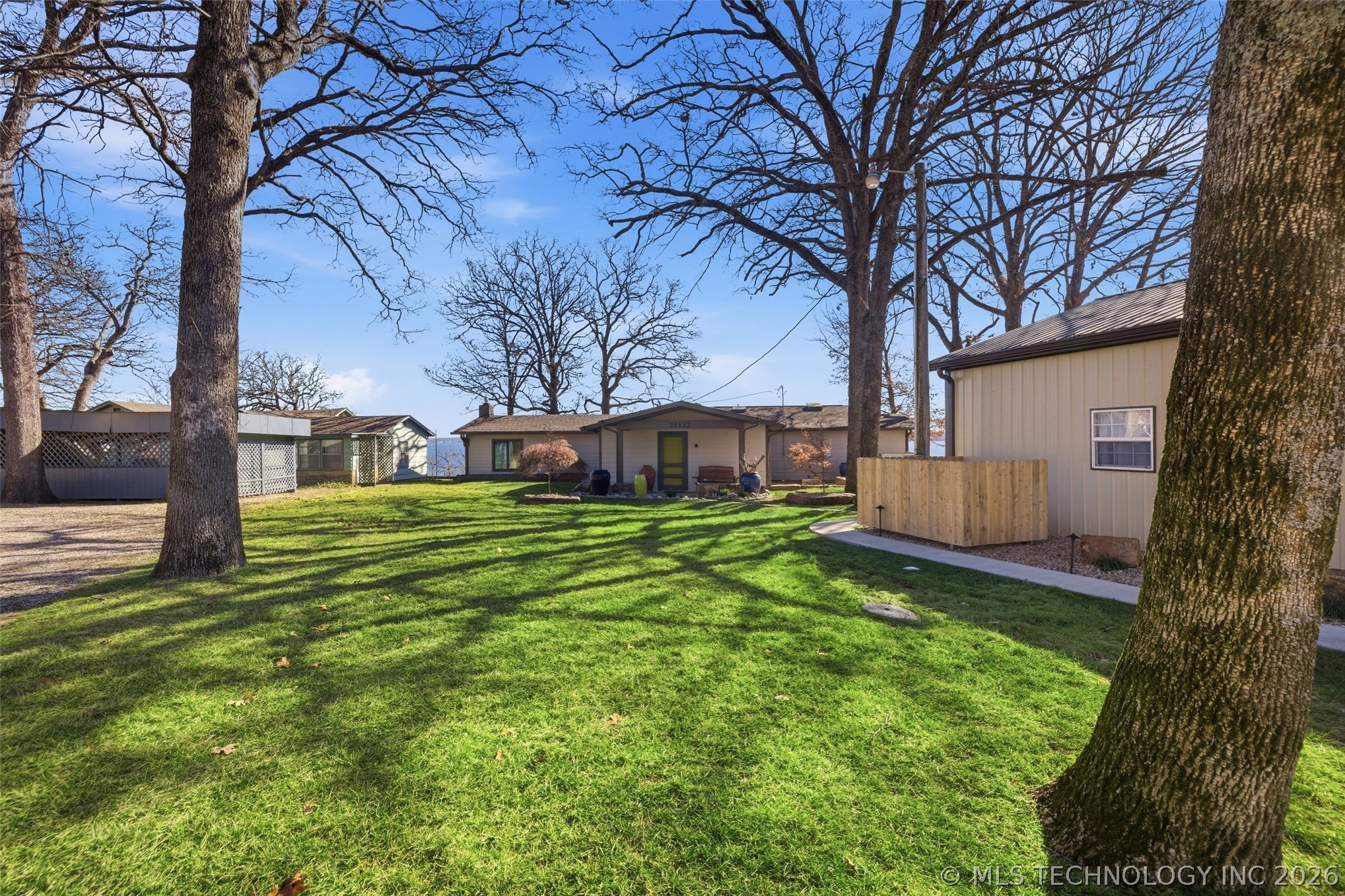 36632 S Cliff Crest Drive Property Photo 3