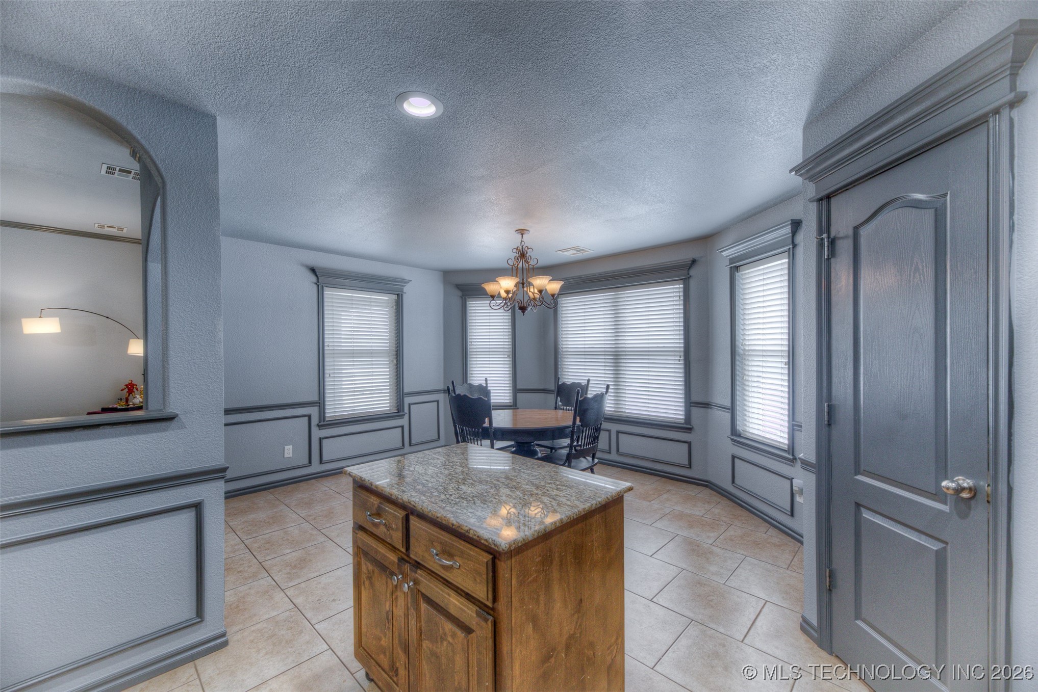 12801 N 44th East Avenue Property Photo 10