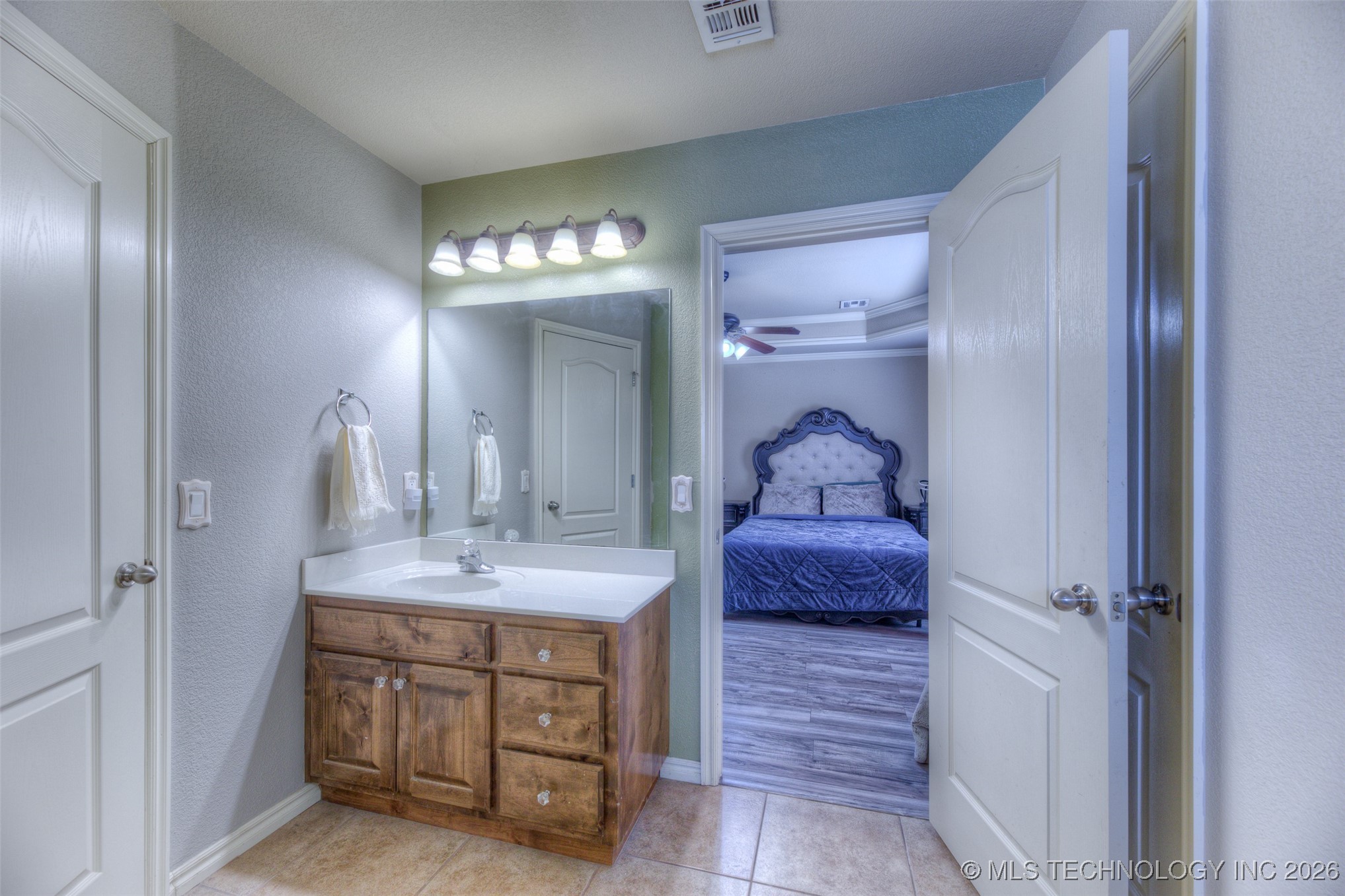 12801 N 44th East Avenue Property Photo 20