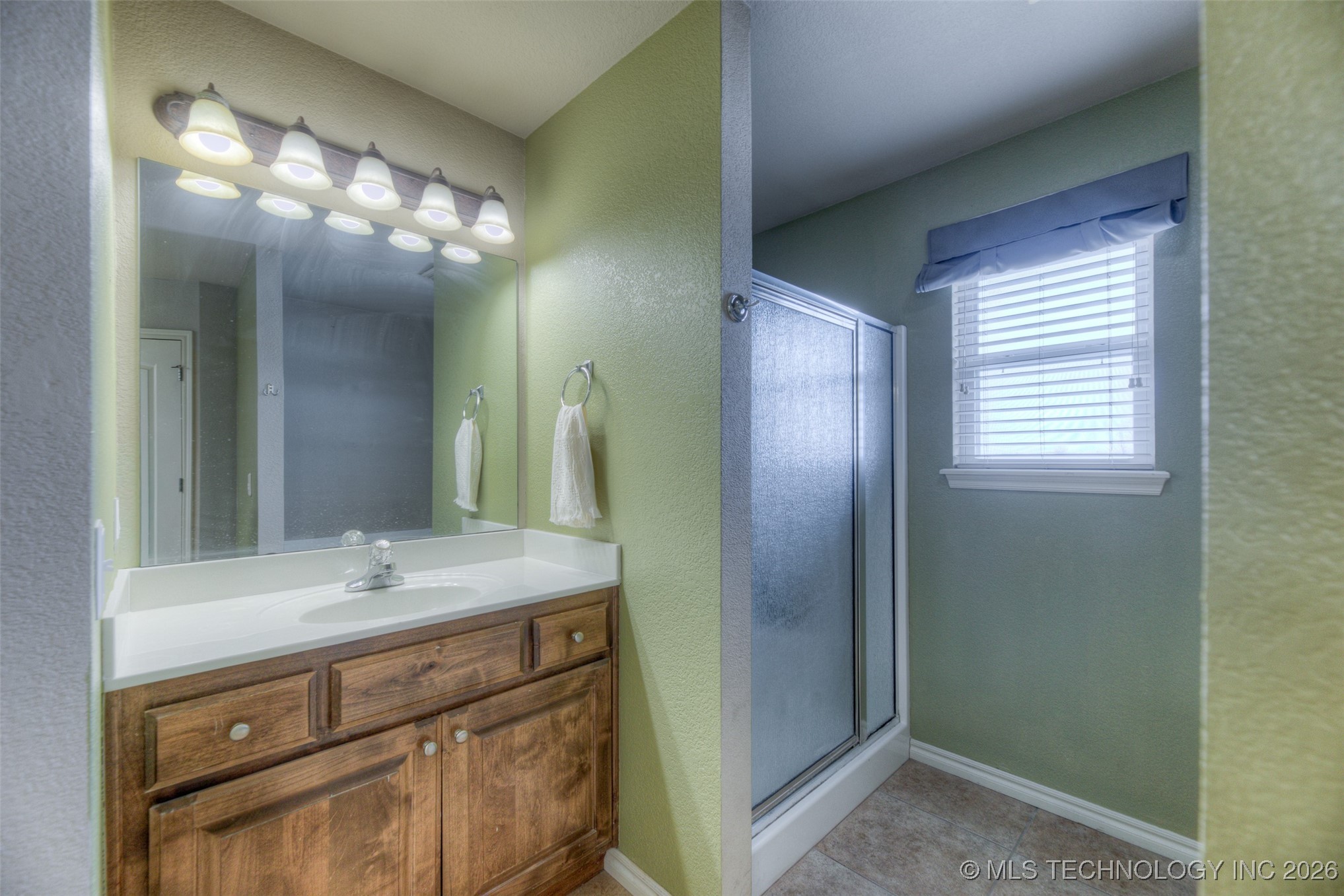 12801 N 44th East Avenue Property Photo 23