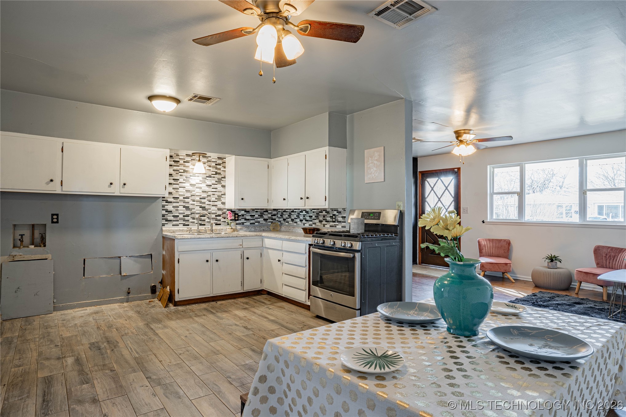 1410 Abbott Street Property Photo 8