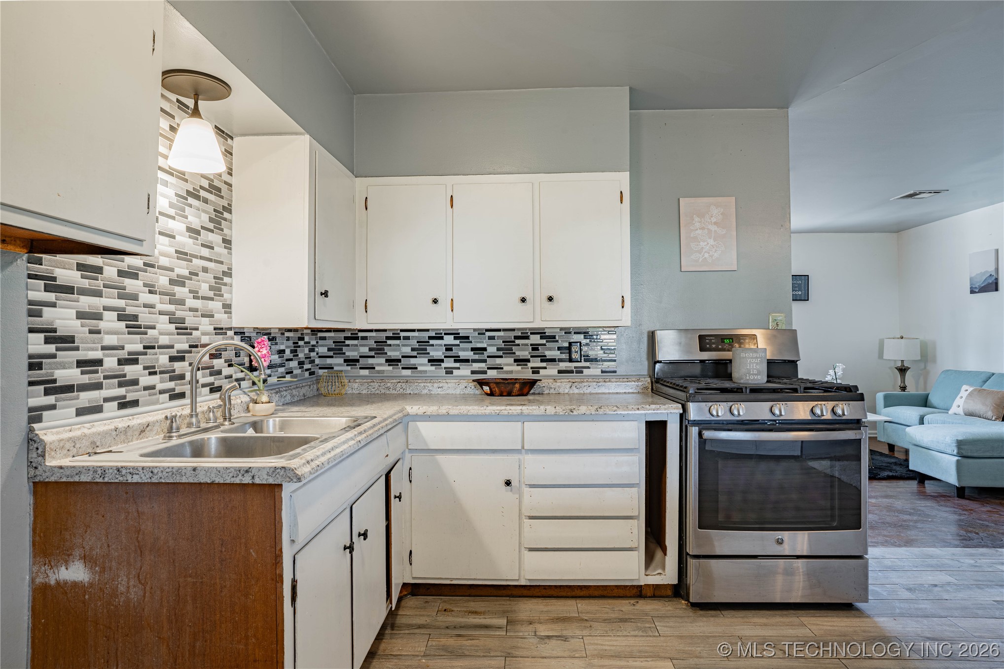 1410 Abbott Street Property Photo 9