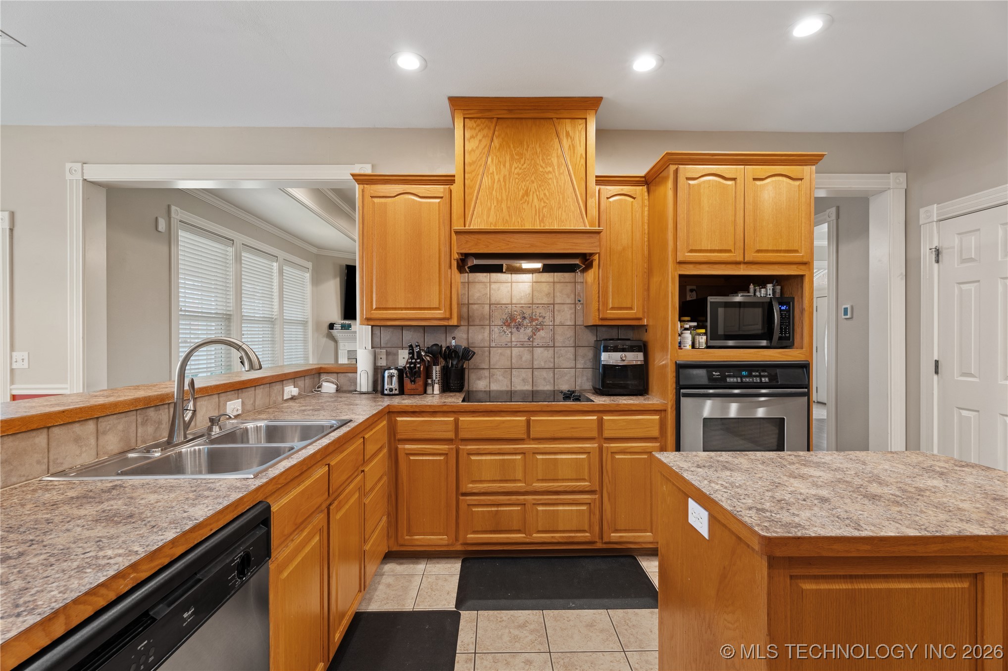 4932 Fairview Road Property Photo 8