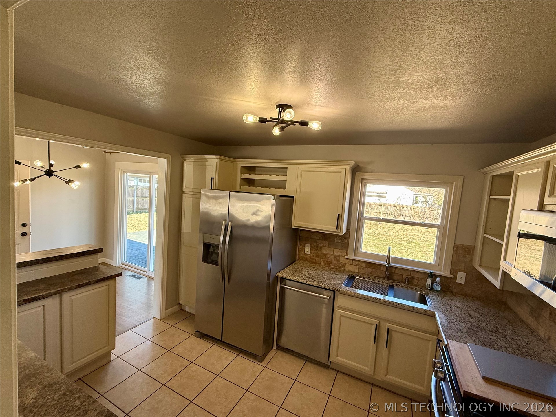 1557 E 49th Place Property Photo 6