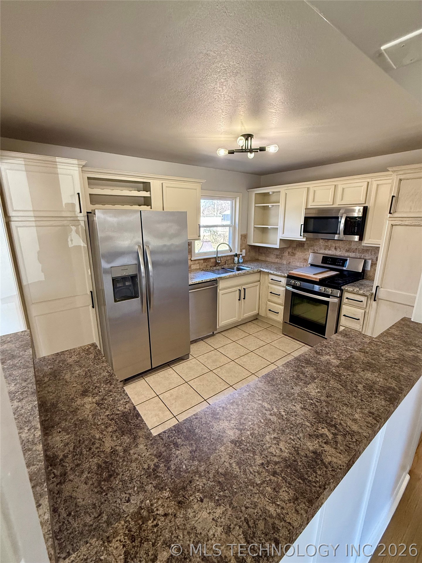 1557 E 49th Place Property Photo 7