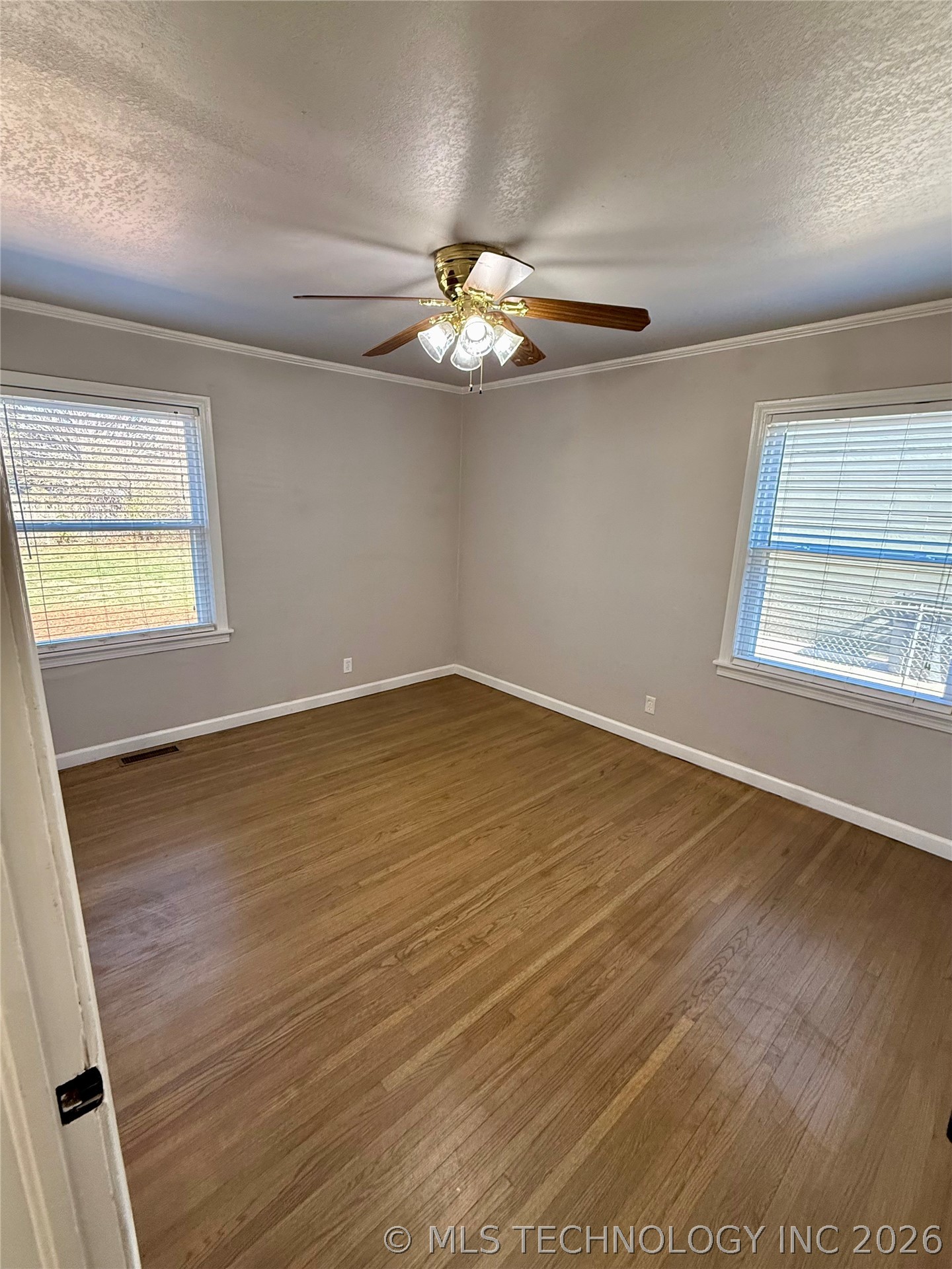 1557 E 49th Place Property Photo 10