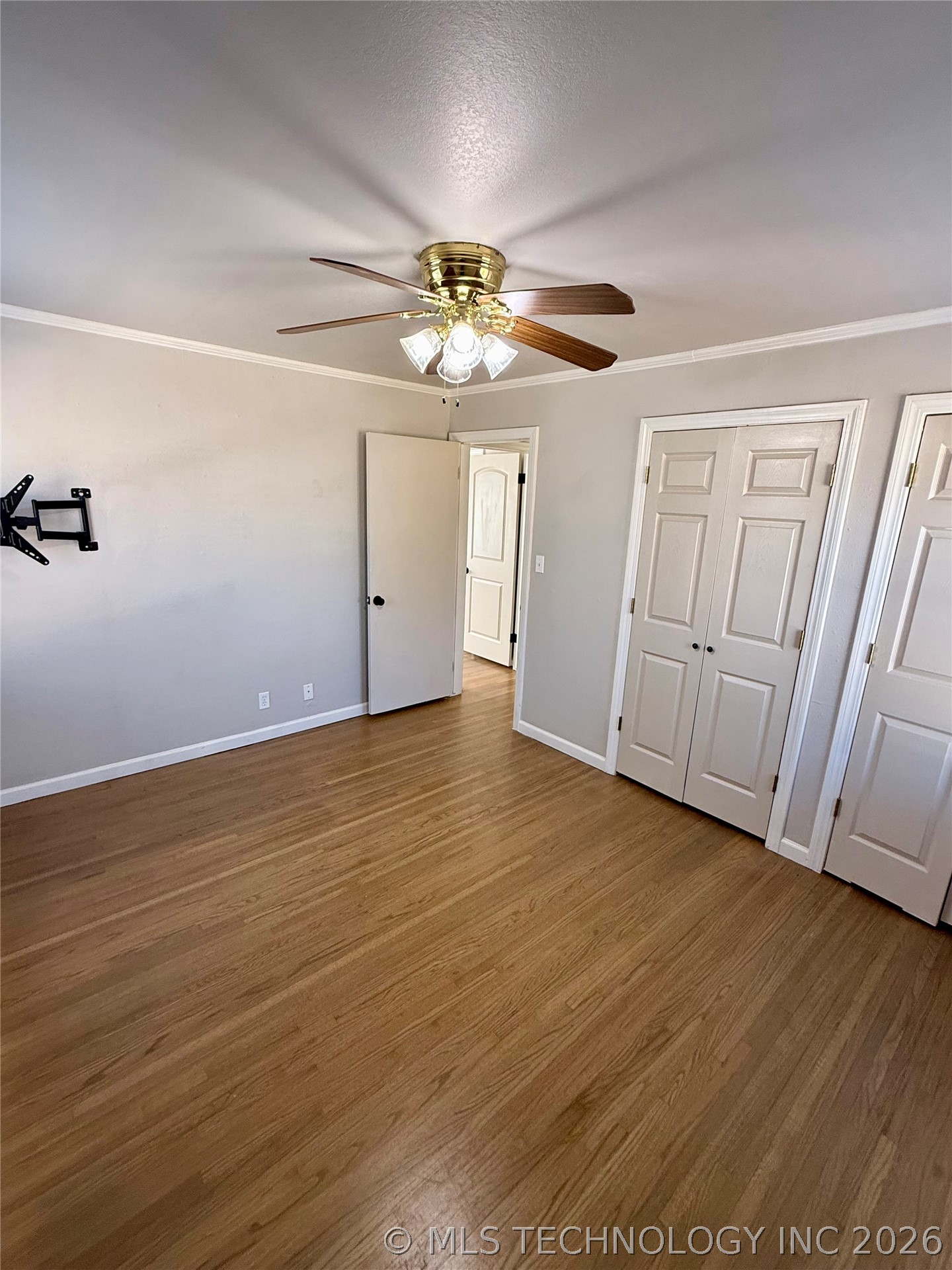 1557 E 49th Place Property Photo 11