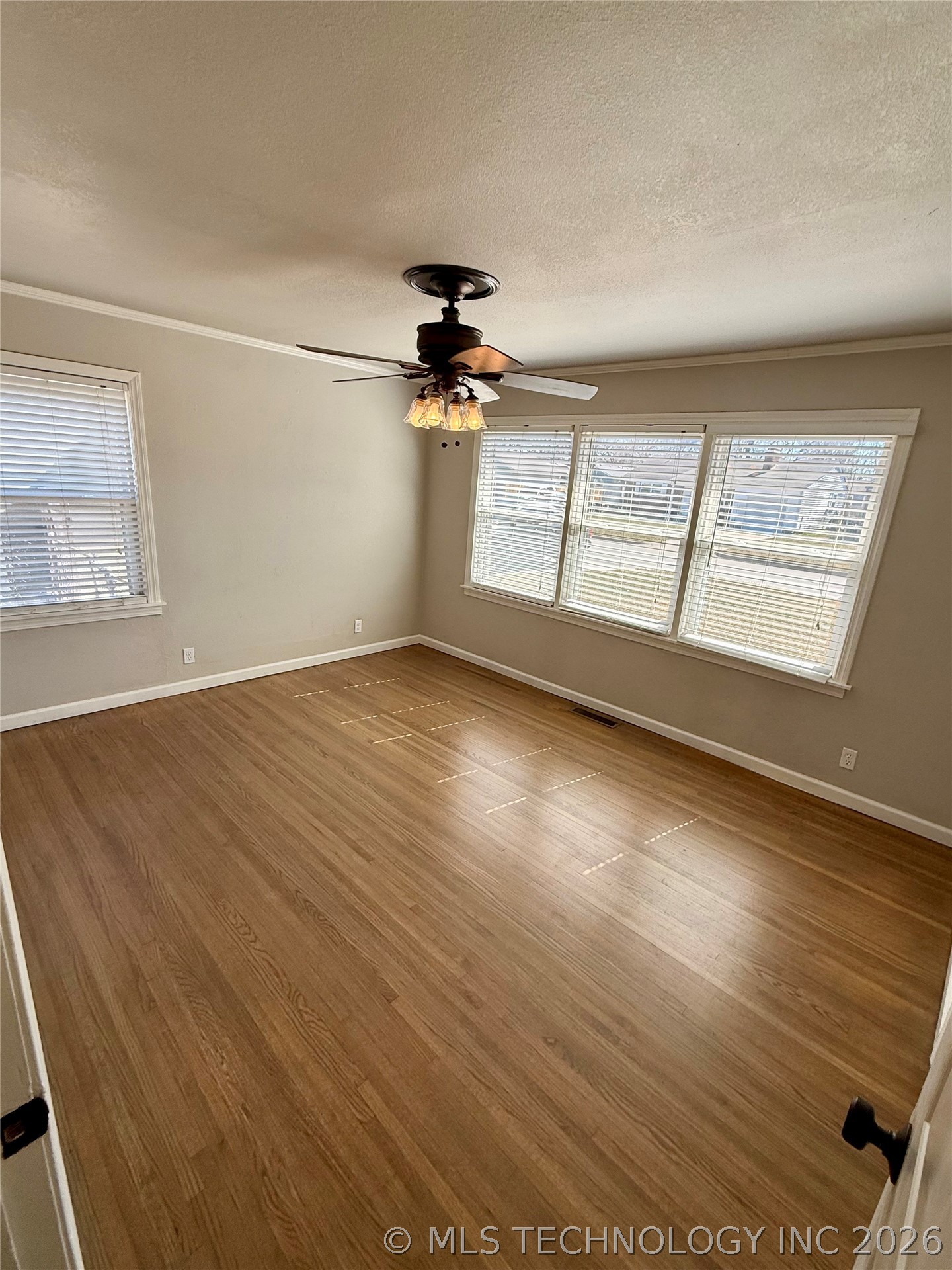 1557 E 49th Place Property Photo 12