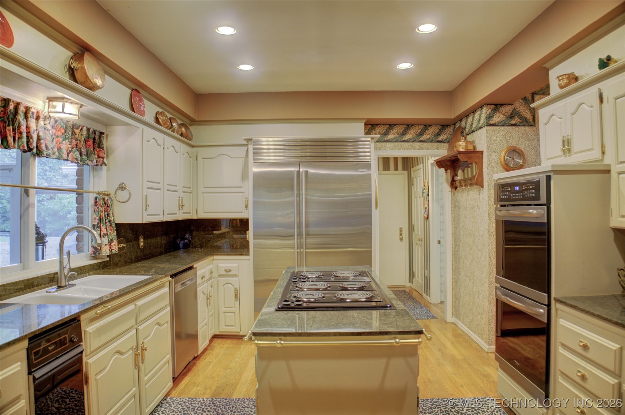 6642 S Jamestown Avenue Property Photo 25