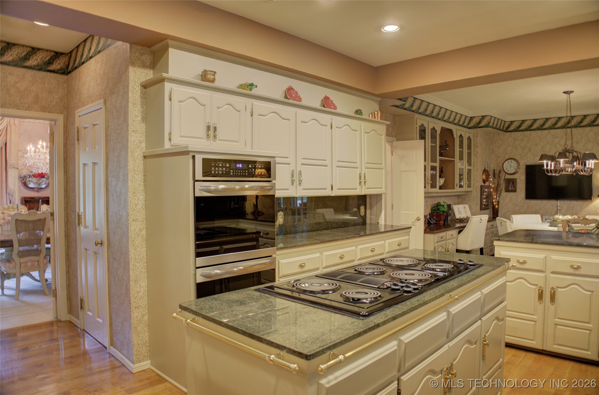 6642 S Jamestown Avenue Property Photo 28