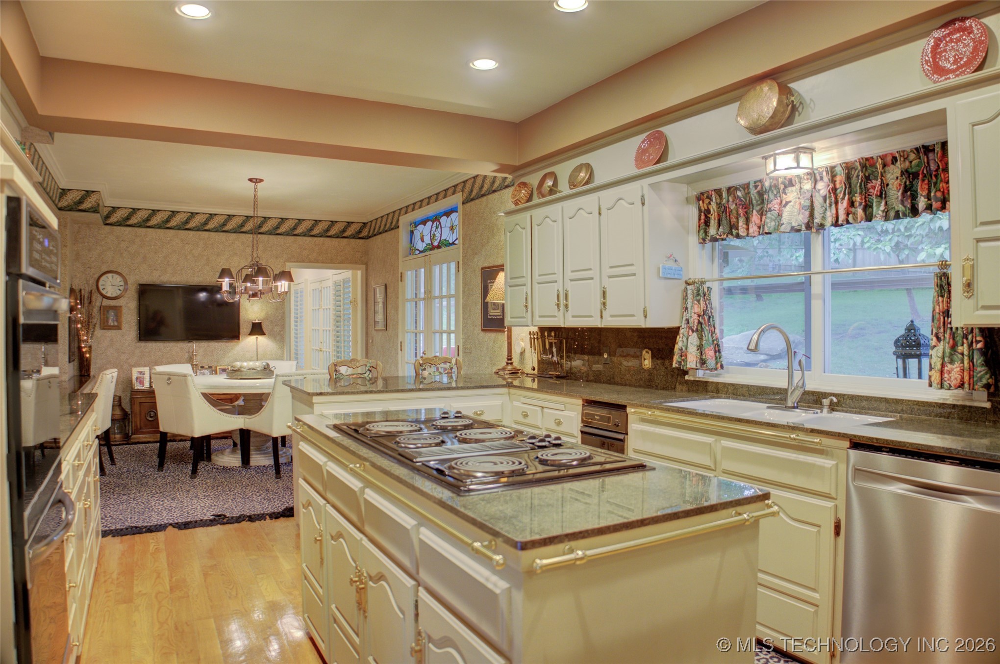 6642 S Jamestown Avenue Property Photo 29