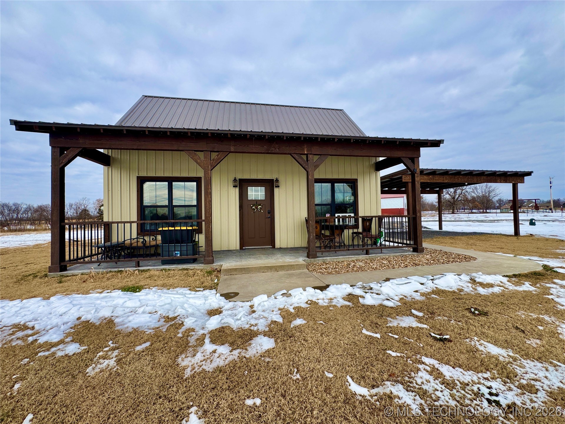 2892 E Wise Road Property Photo 1