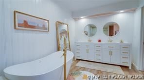 4207 E 78th Street Property Photo 16