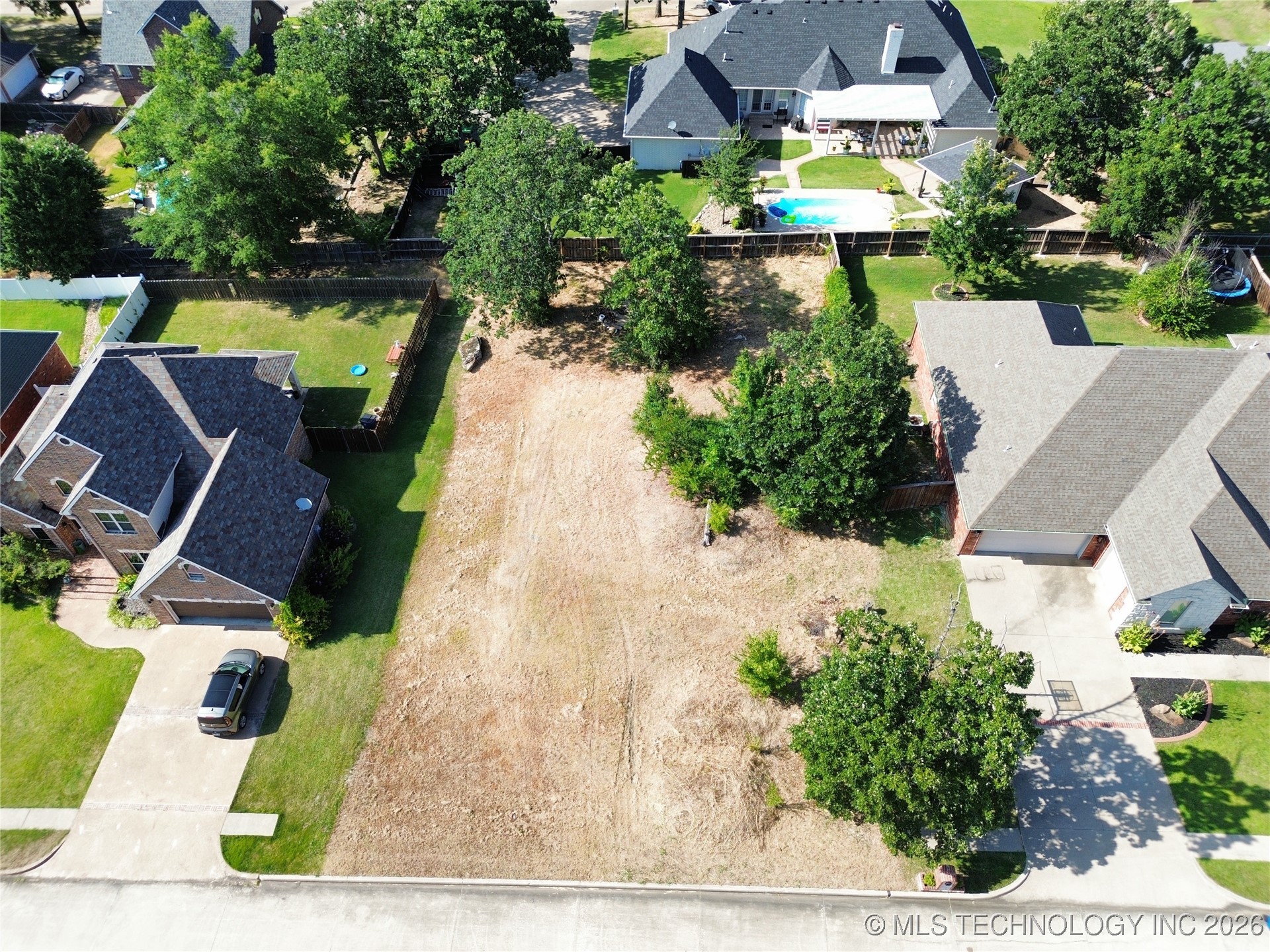 Edgewood Drive Property Photo 1