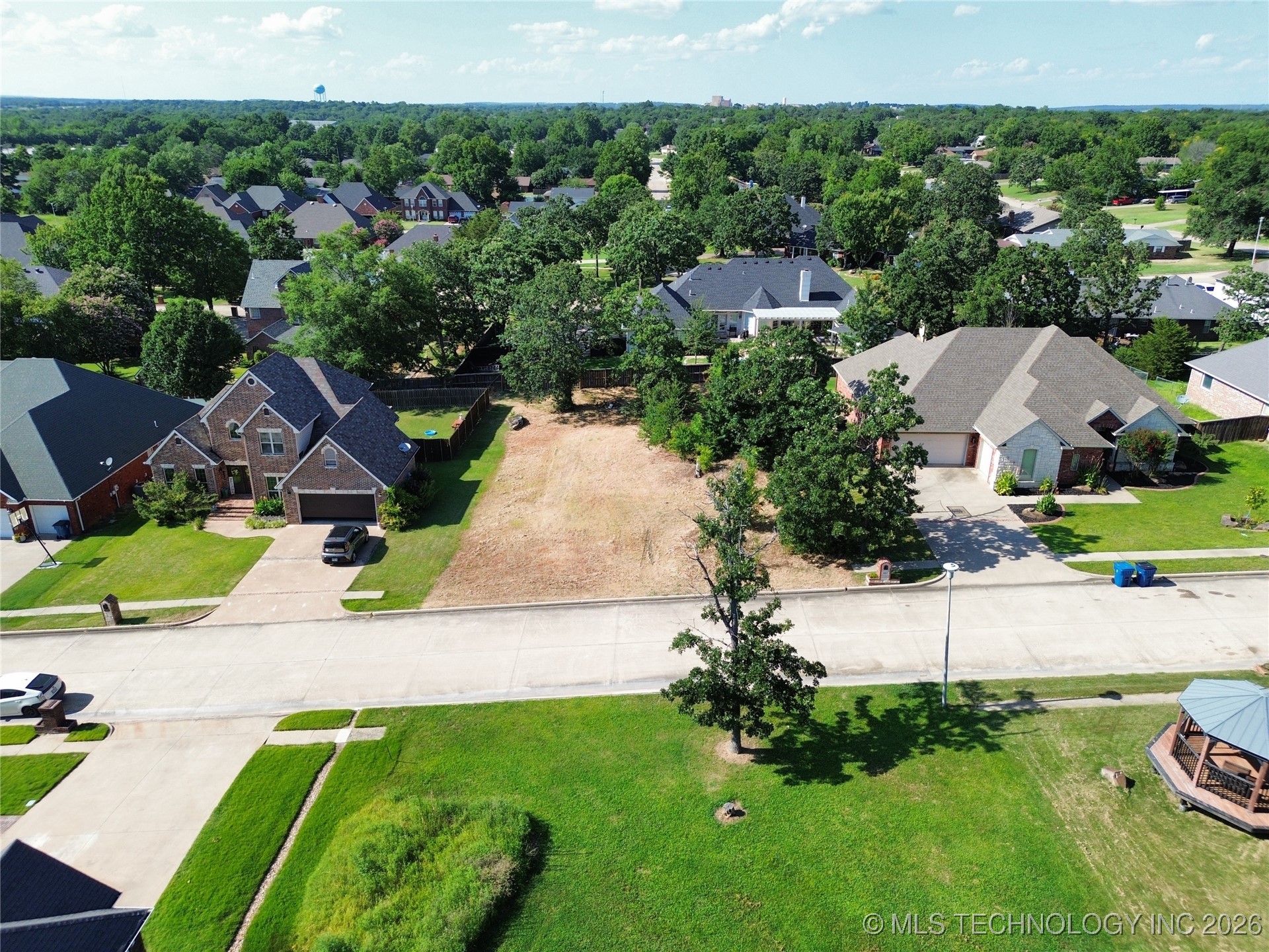 Edgewood Drive Property Photo 6