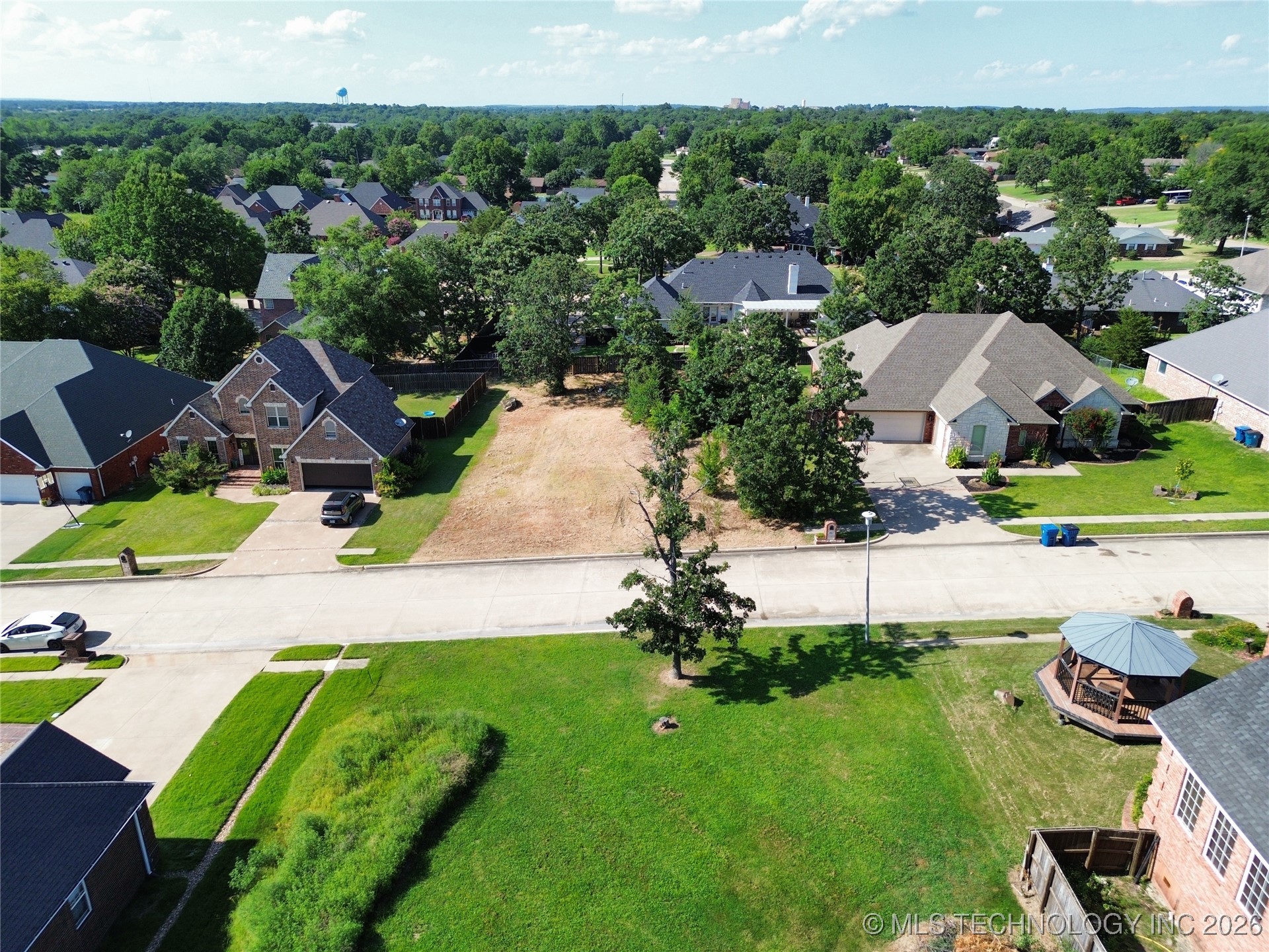 Edgewood Drive Property Photo 7