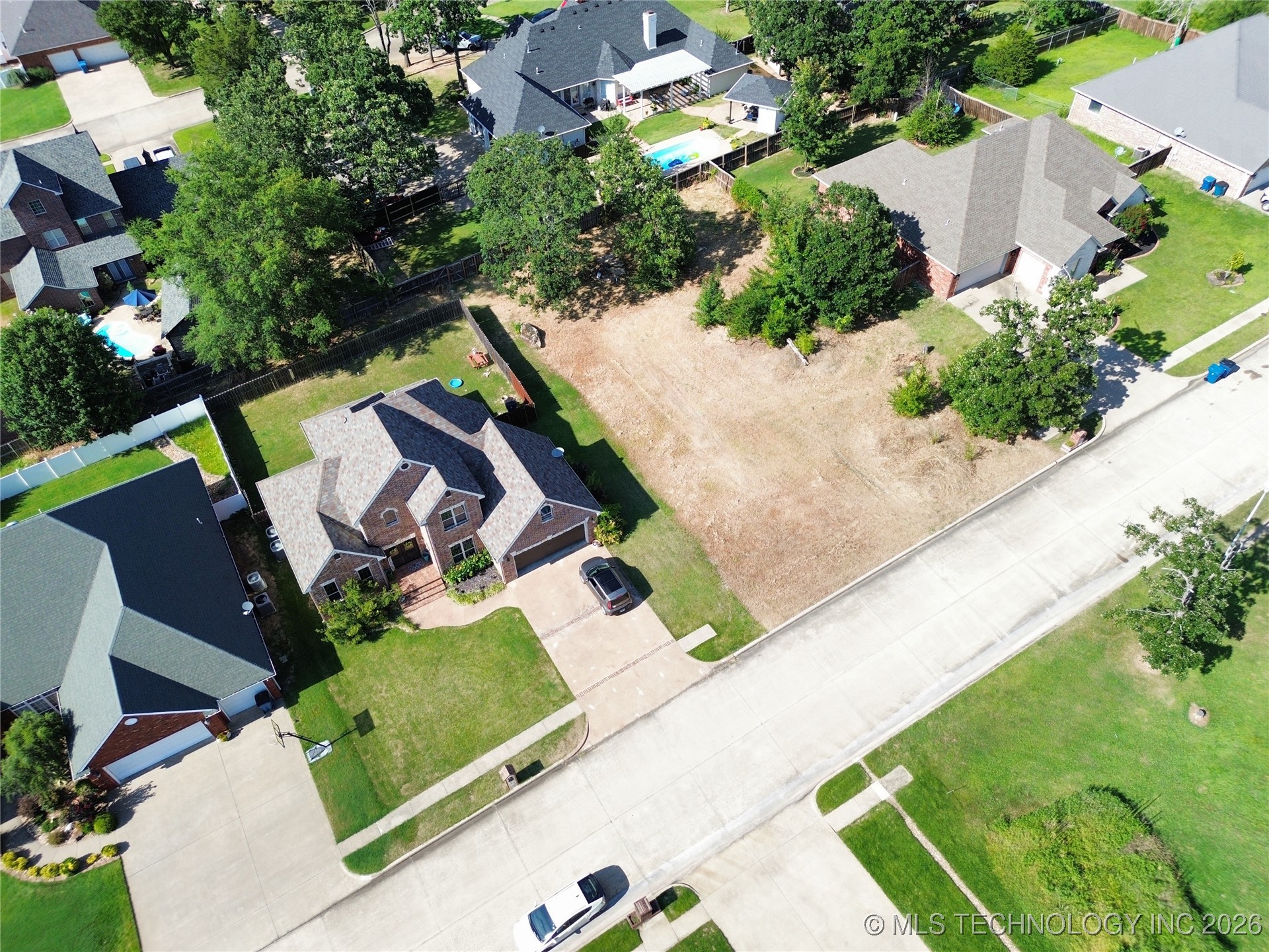 Edgewood Drive Property Photo 8