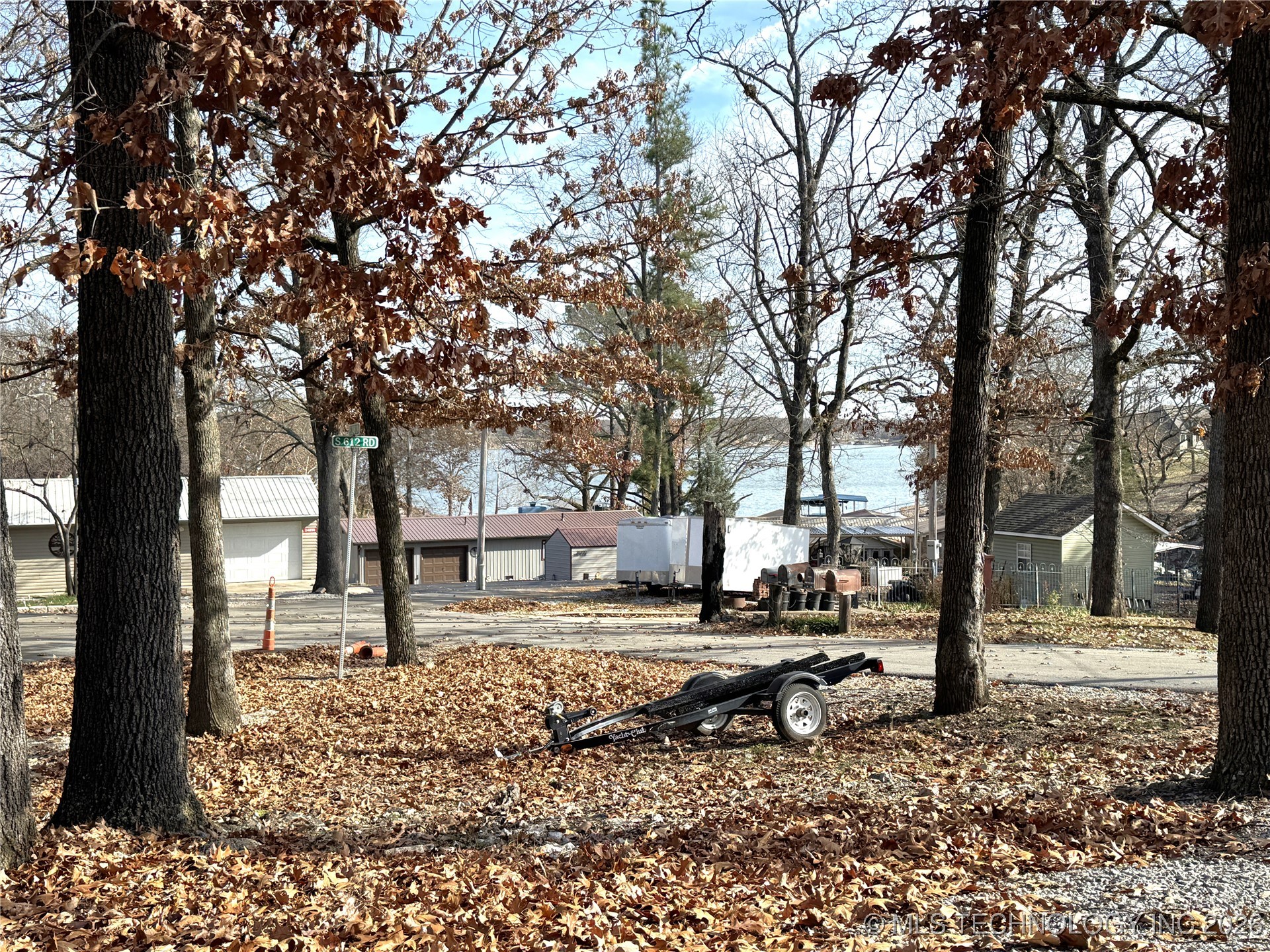 E 248 Lane Property Photo 5