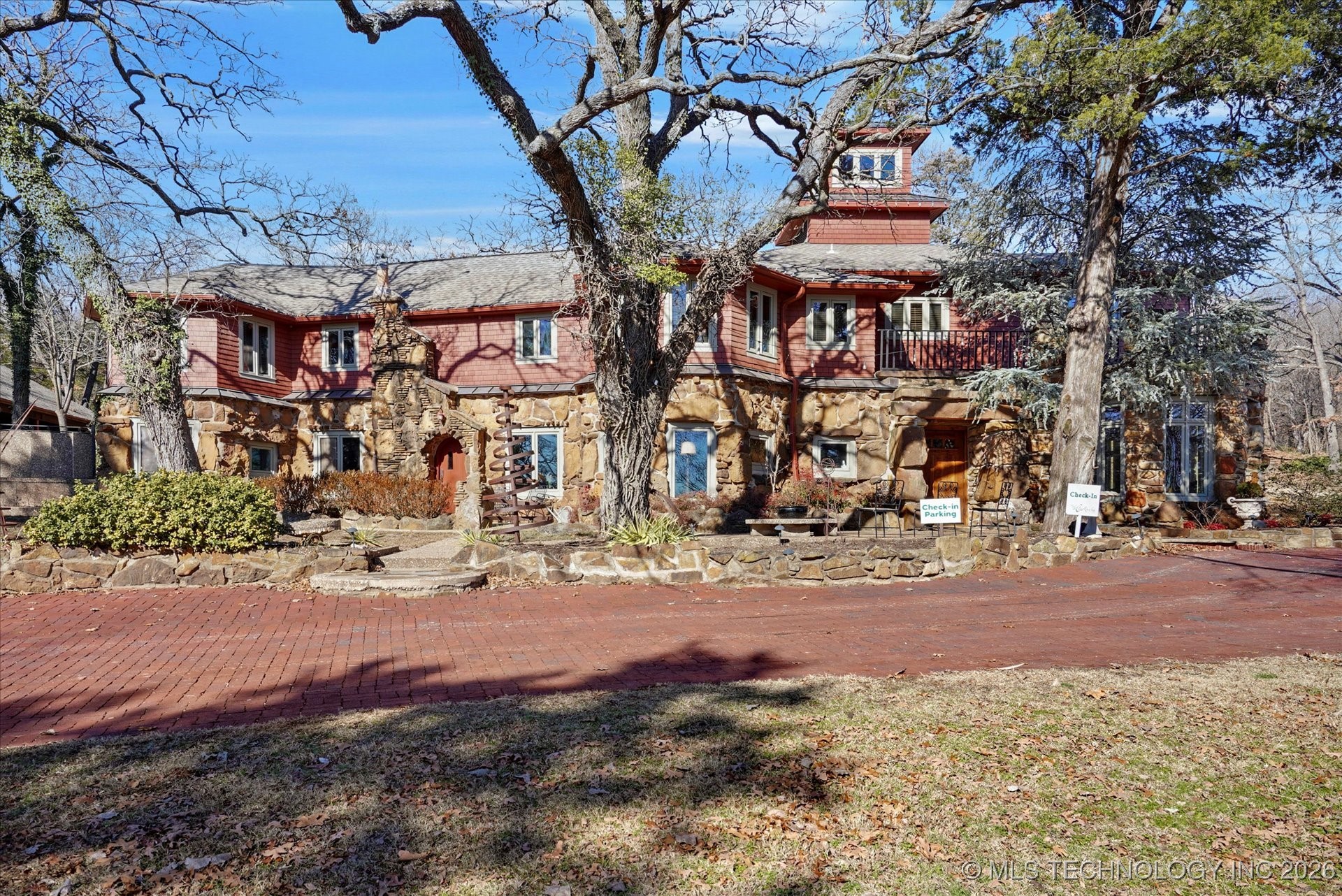 4347 W 41st Street Property Photo 2