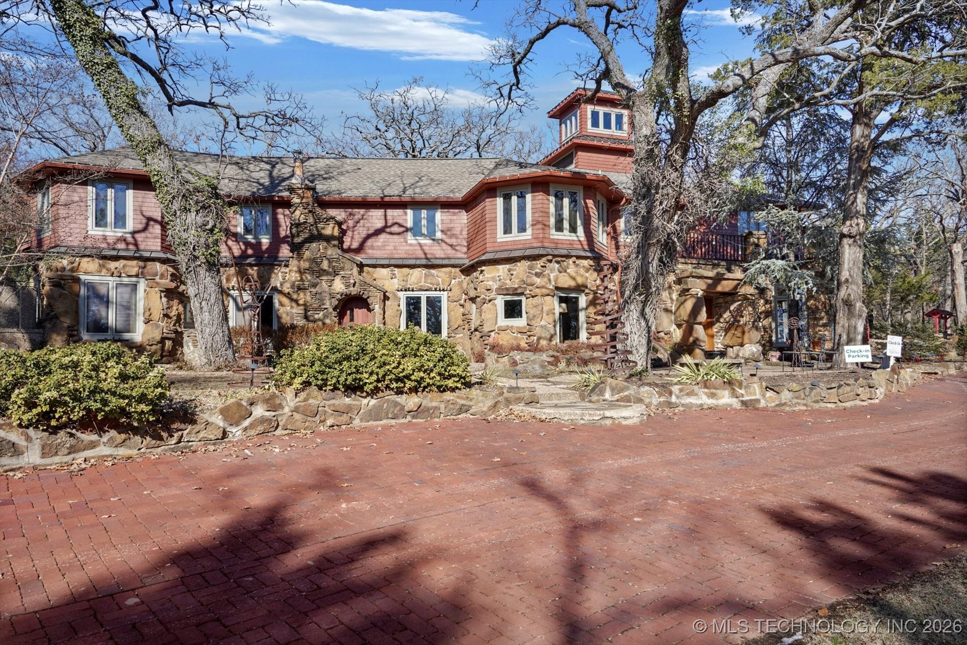 4347 W 41st Street Property Photo 3