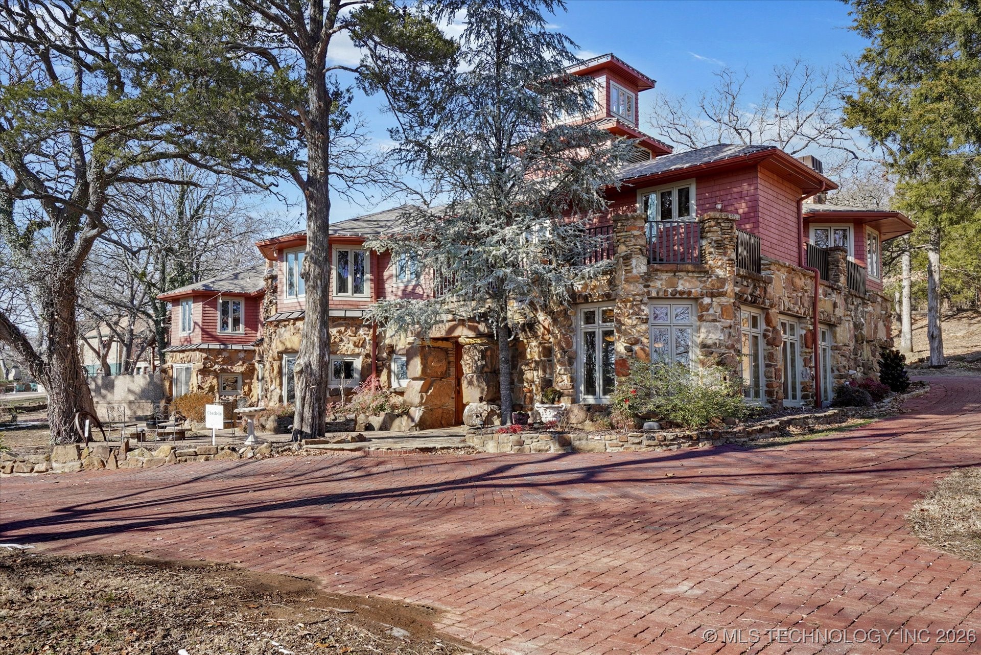 4347 W 41st Street Property Photo 4