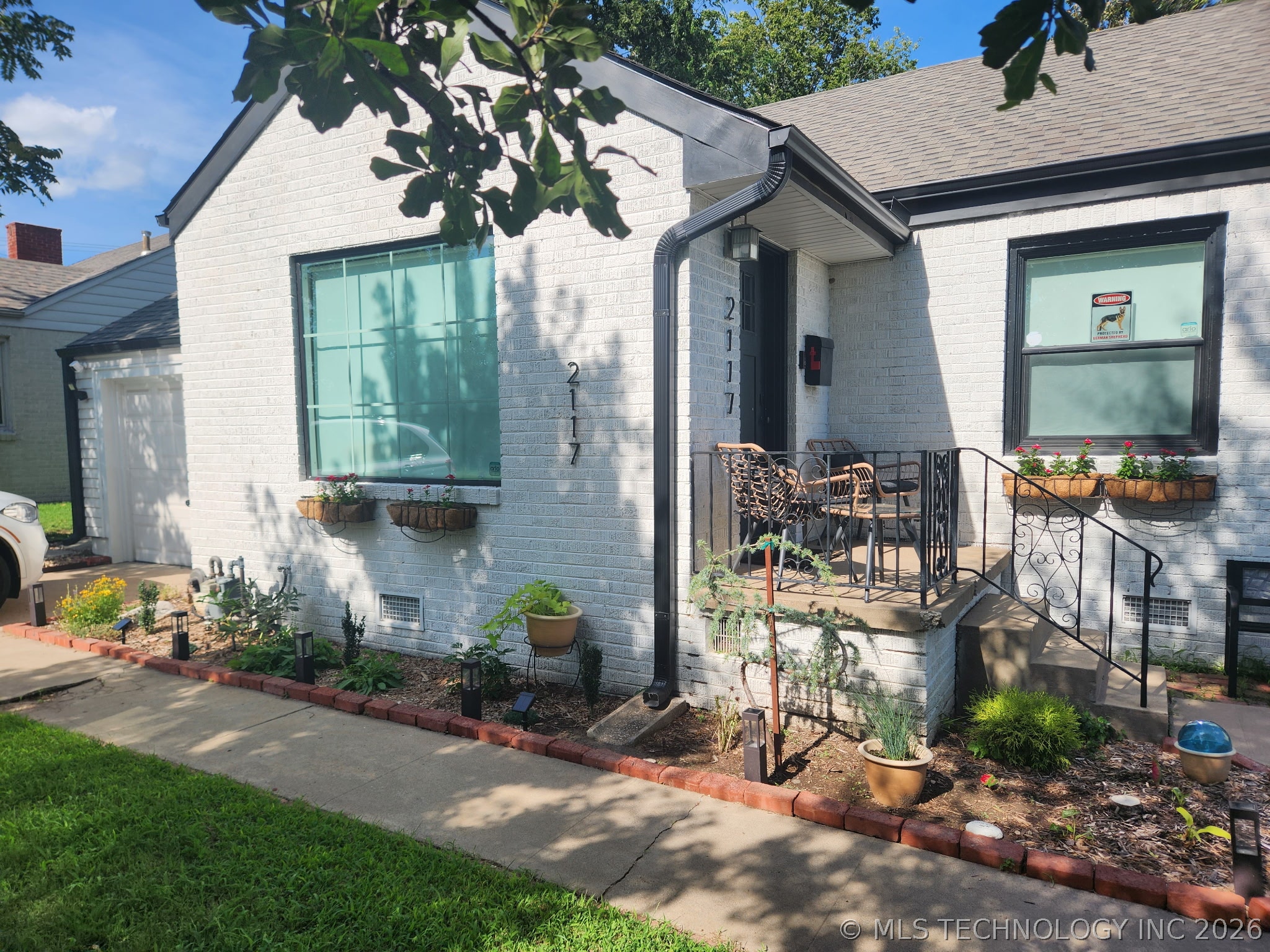 2117 S Delaware Court Property Photo 3