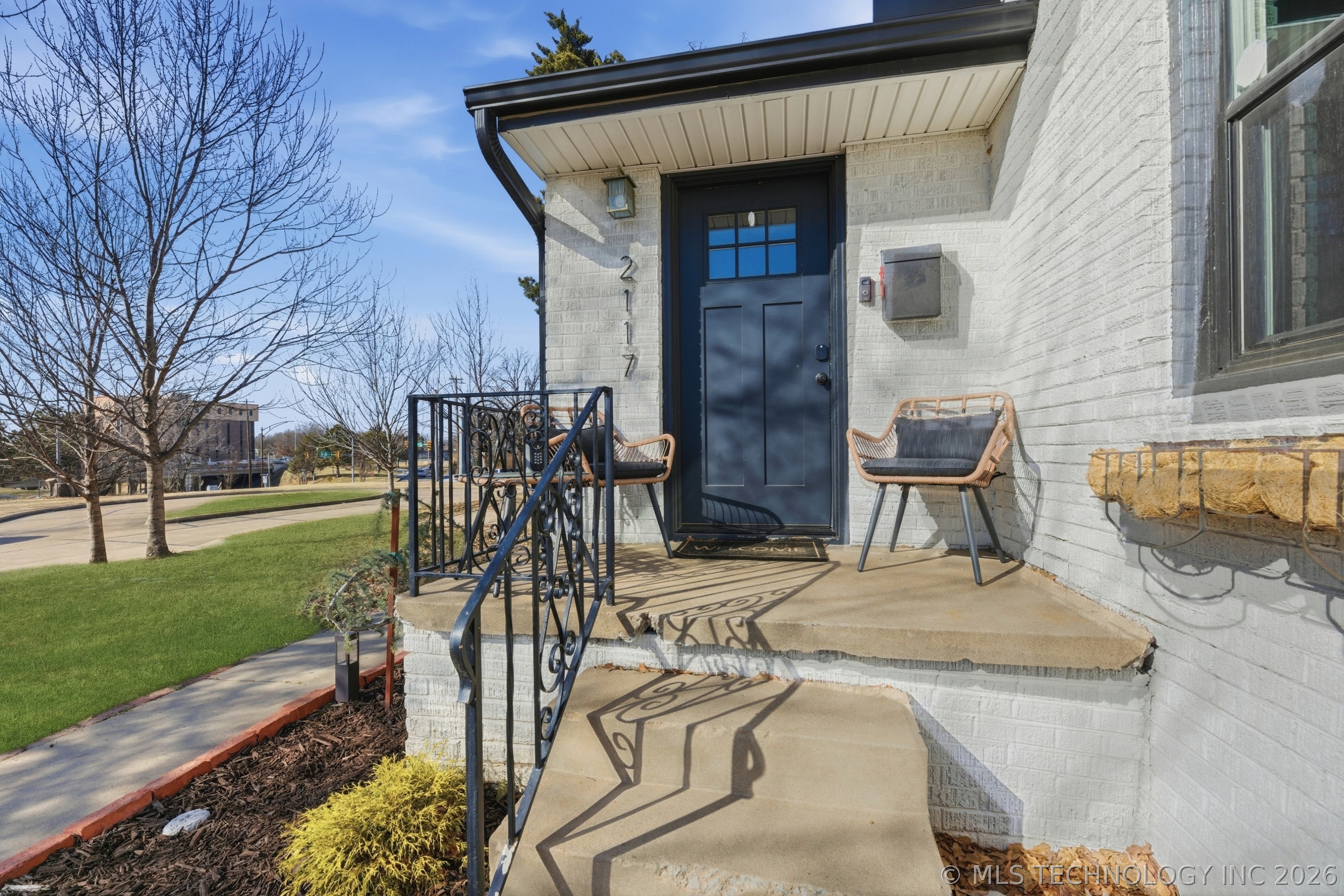 2117 S Delaware Court Property Photo 5