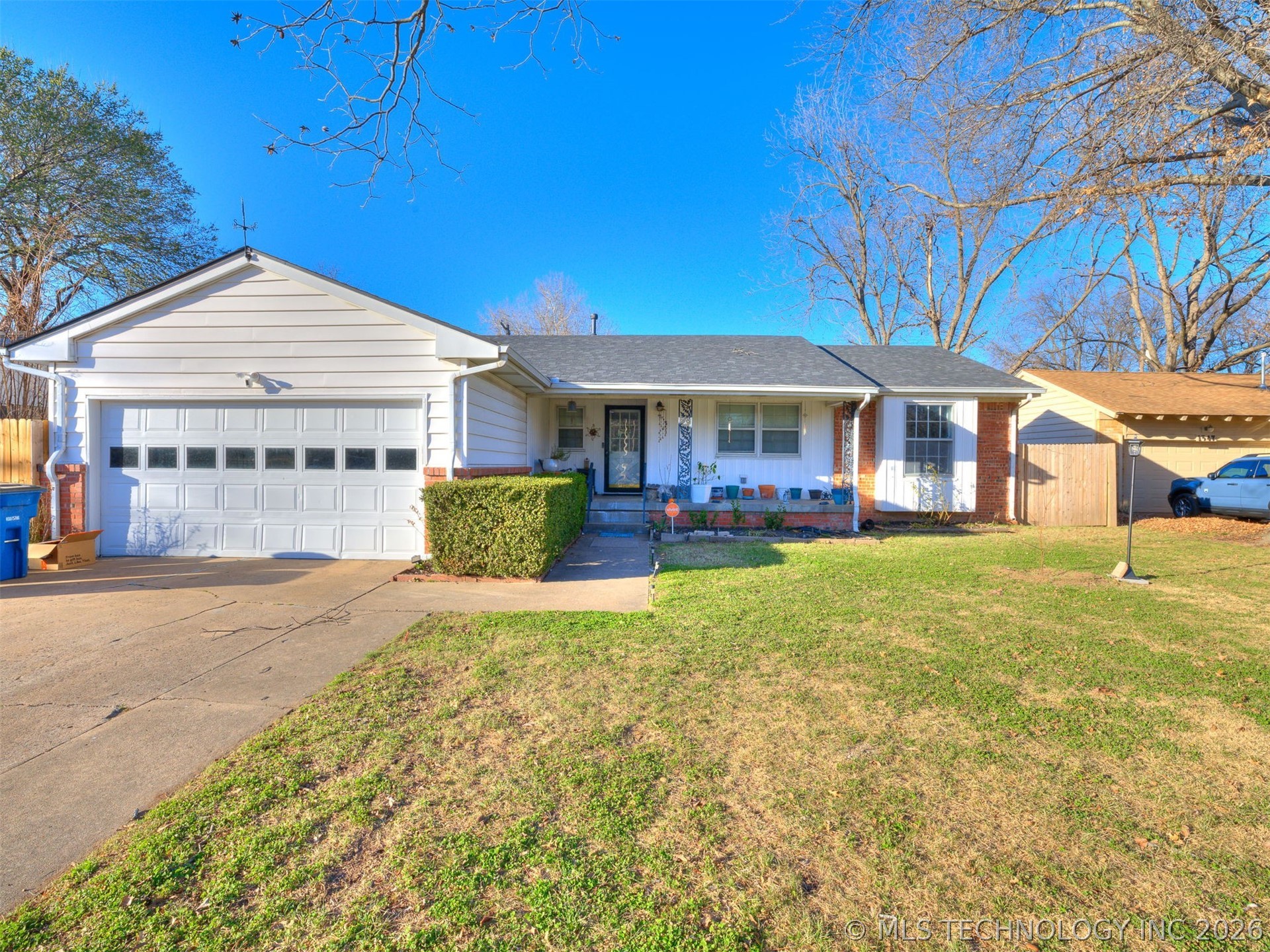 1541 E 61st Street Property Photo 1