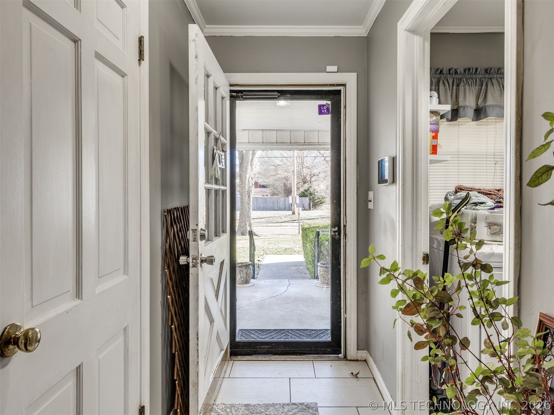 1541 E 61st Street Property Photo 8