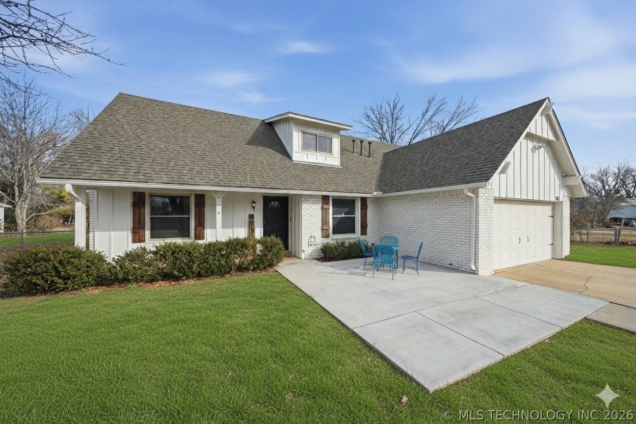 13971 S 94th East Avenue Property Photo 2