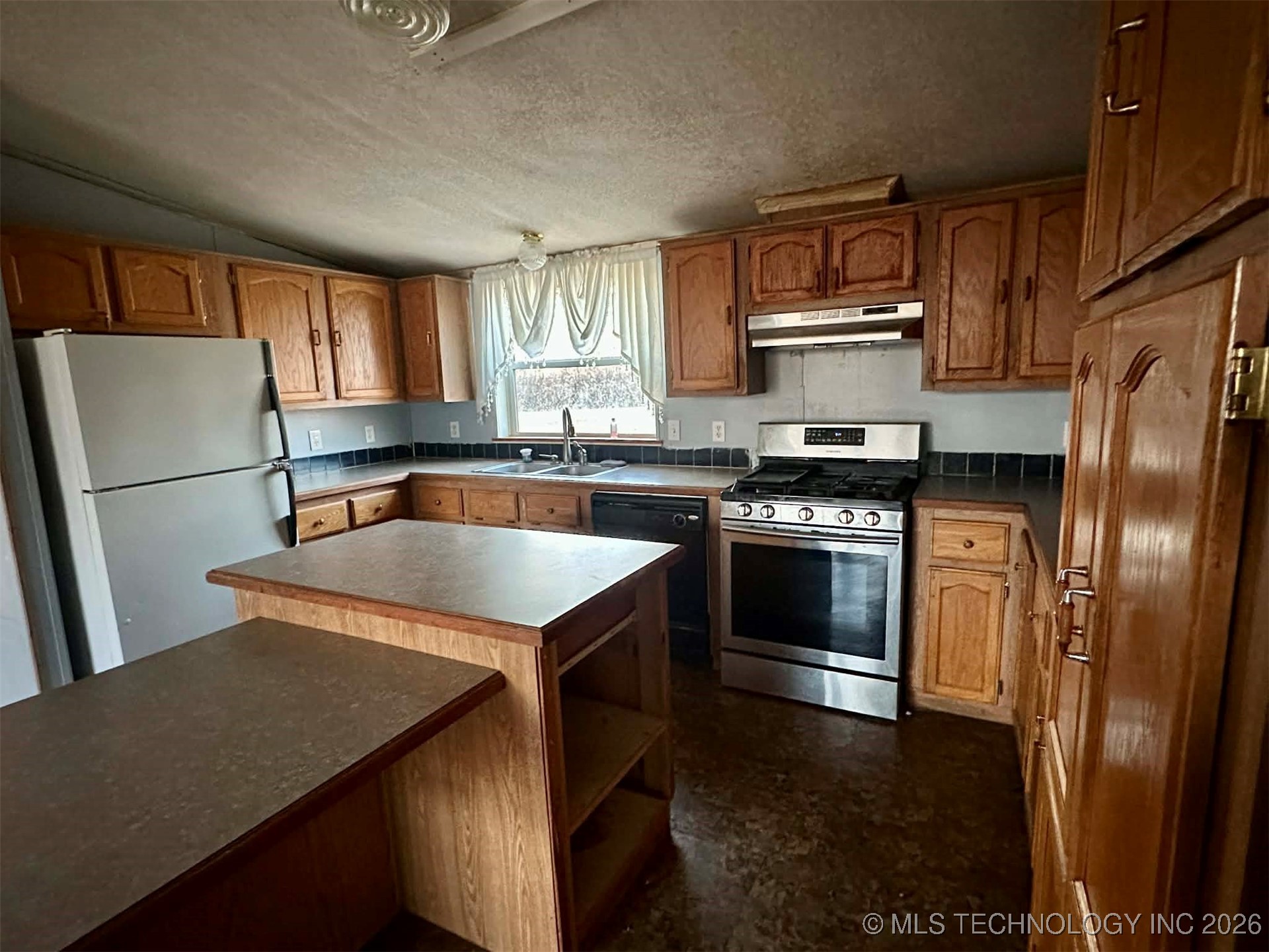 33900 S 4220 Road Property Photo 11