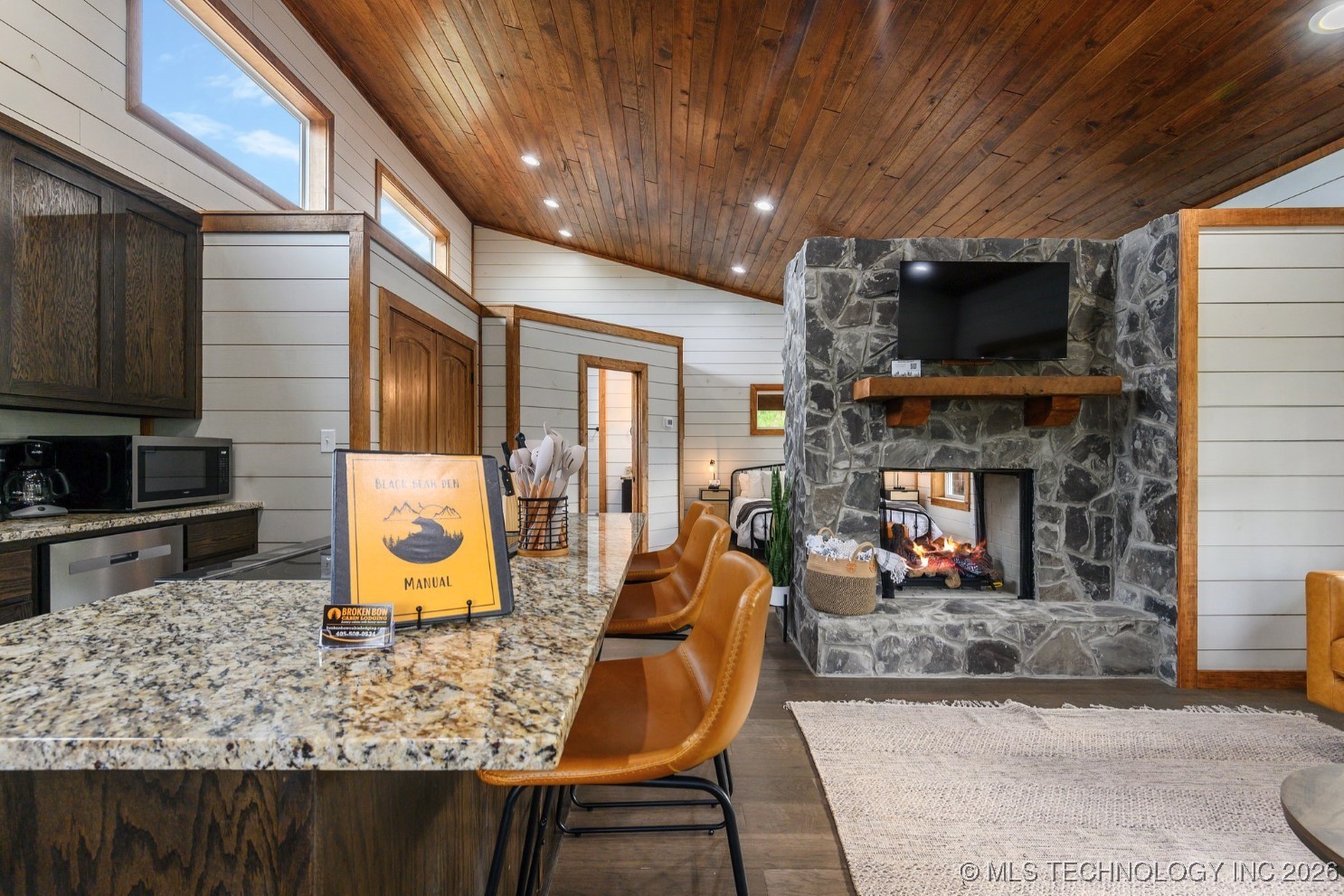 106 Red Holly Trail Property Photo 5