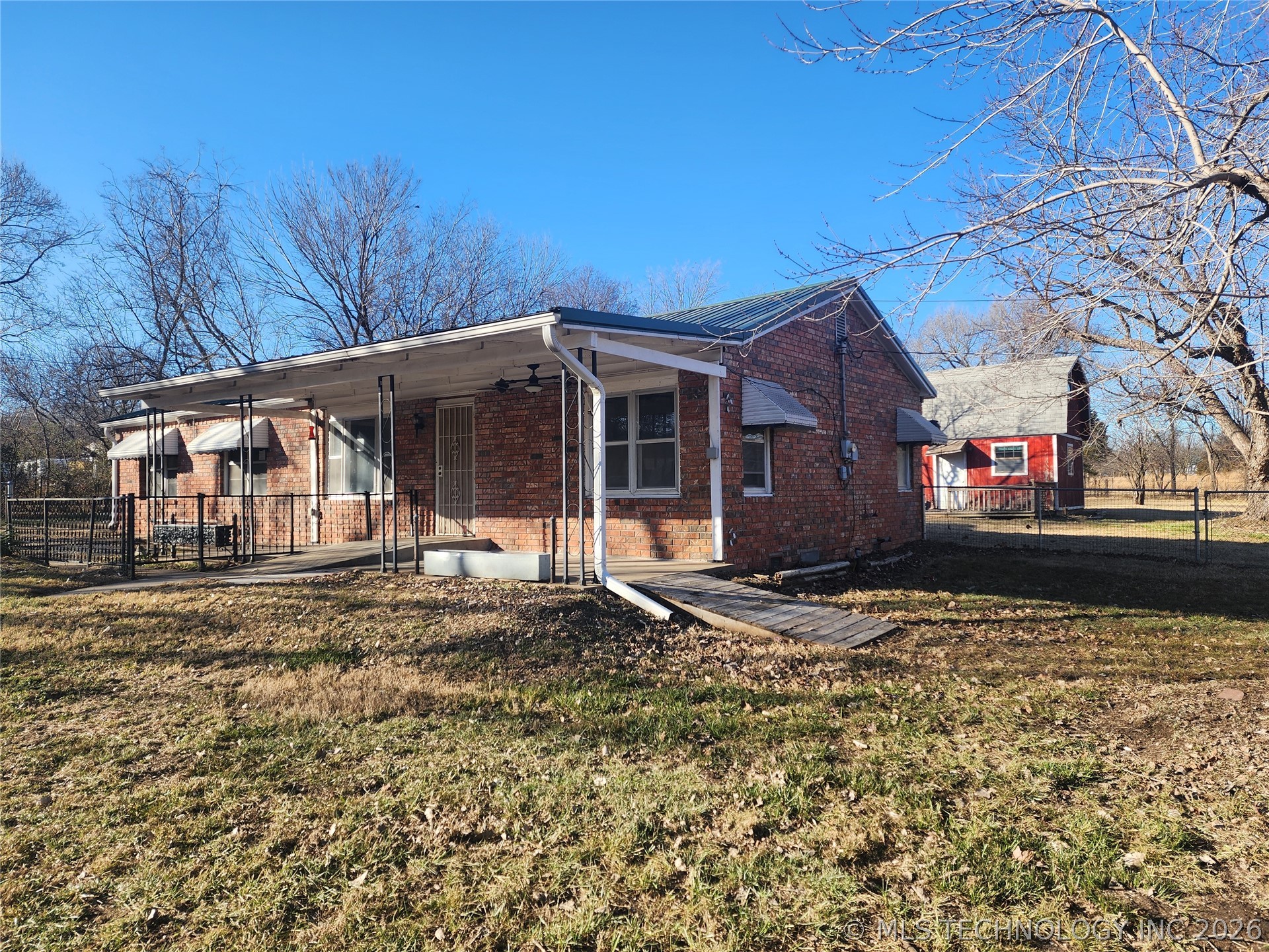 7591 W 75th Street Property Photo 2