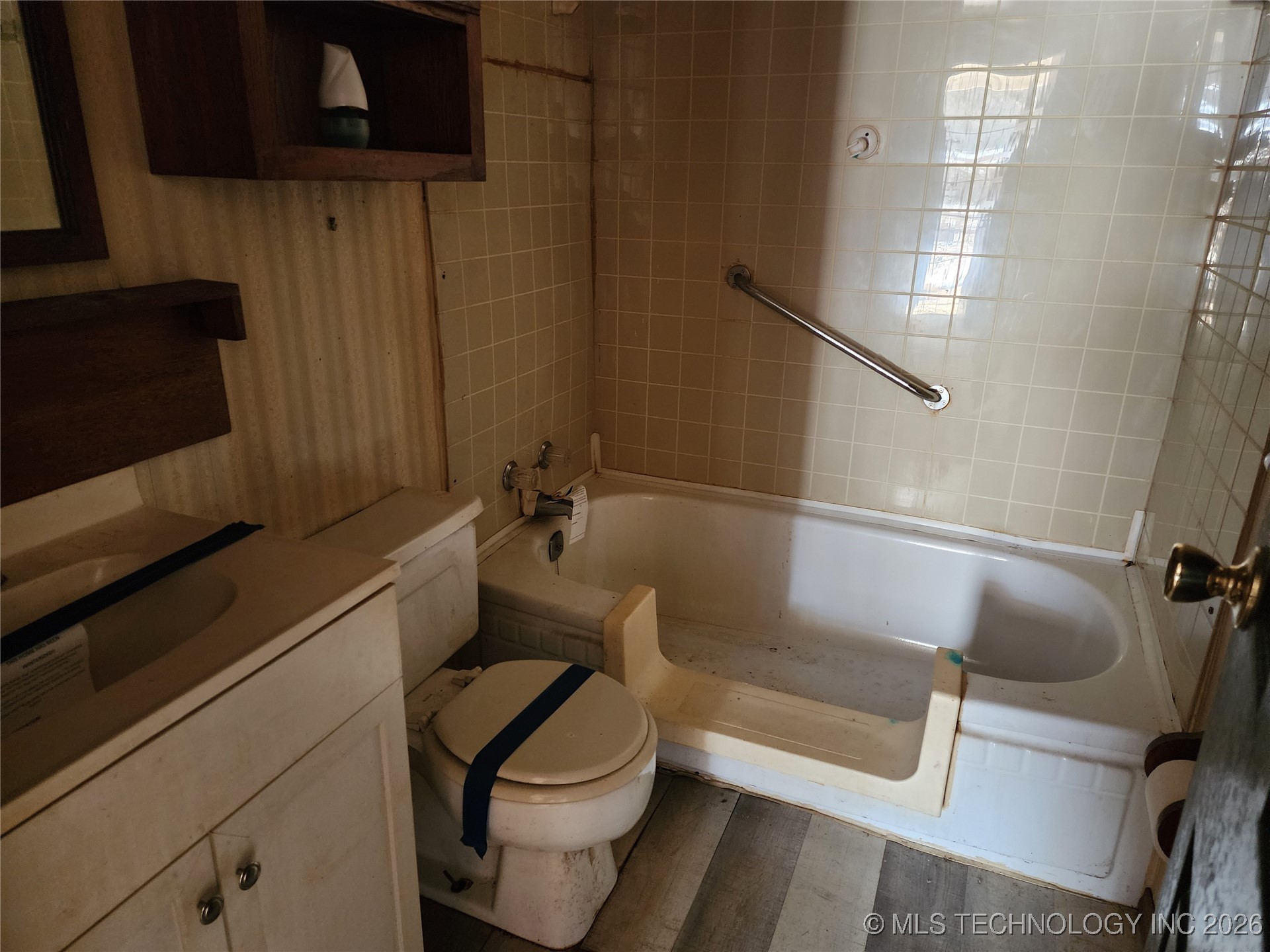 7591 W 75th Street Property Photo 12