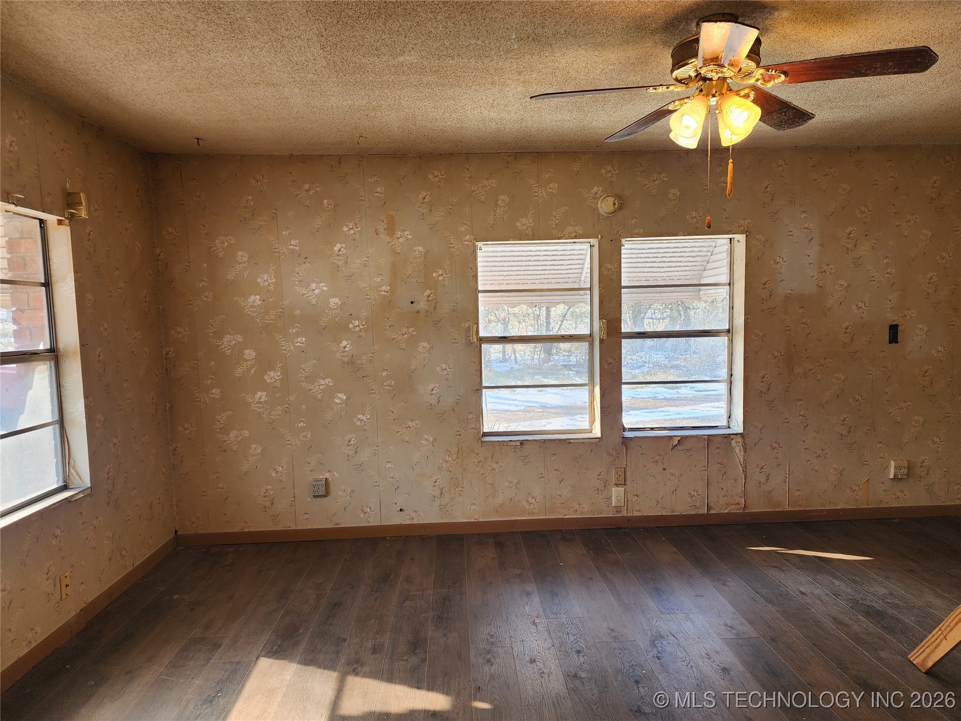 7591 W 75th Street Property Photo 15