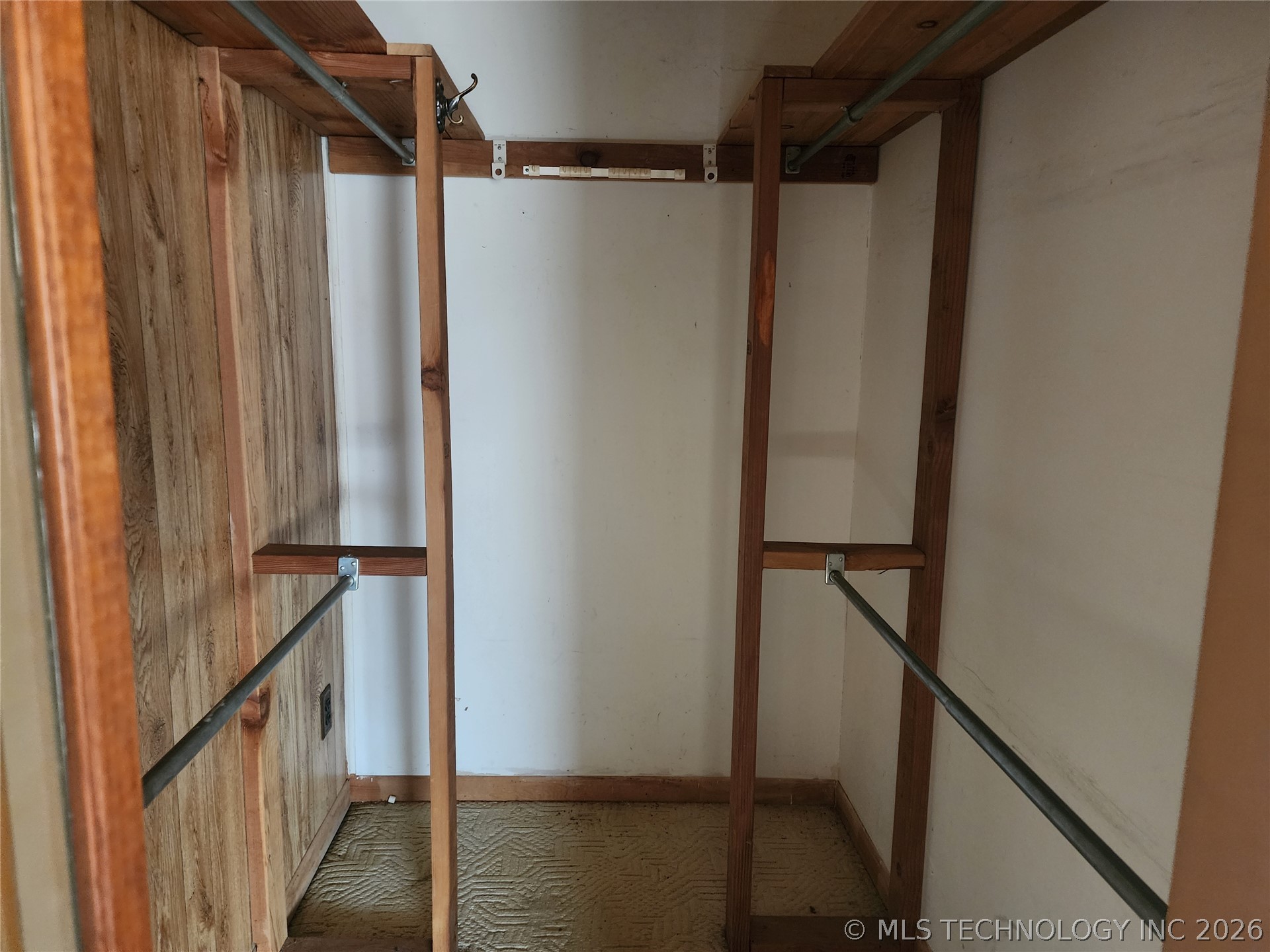 7591 W 75th Street Property Photo 17