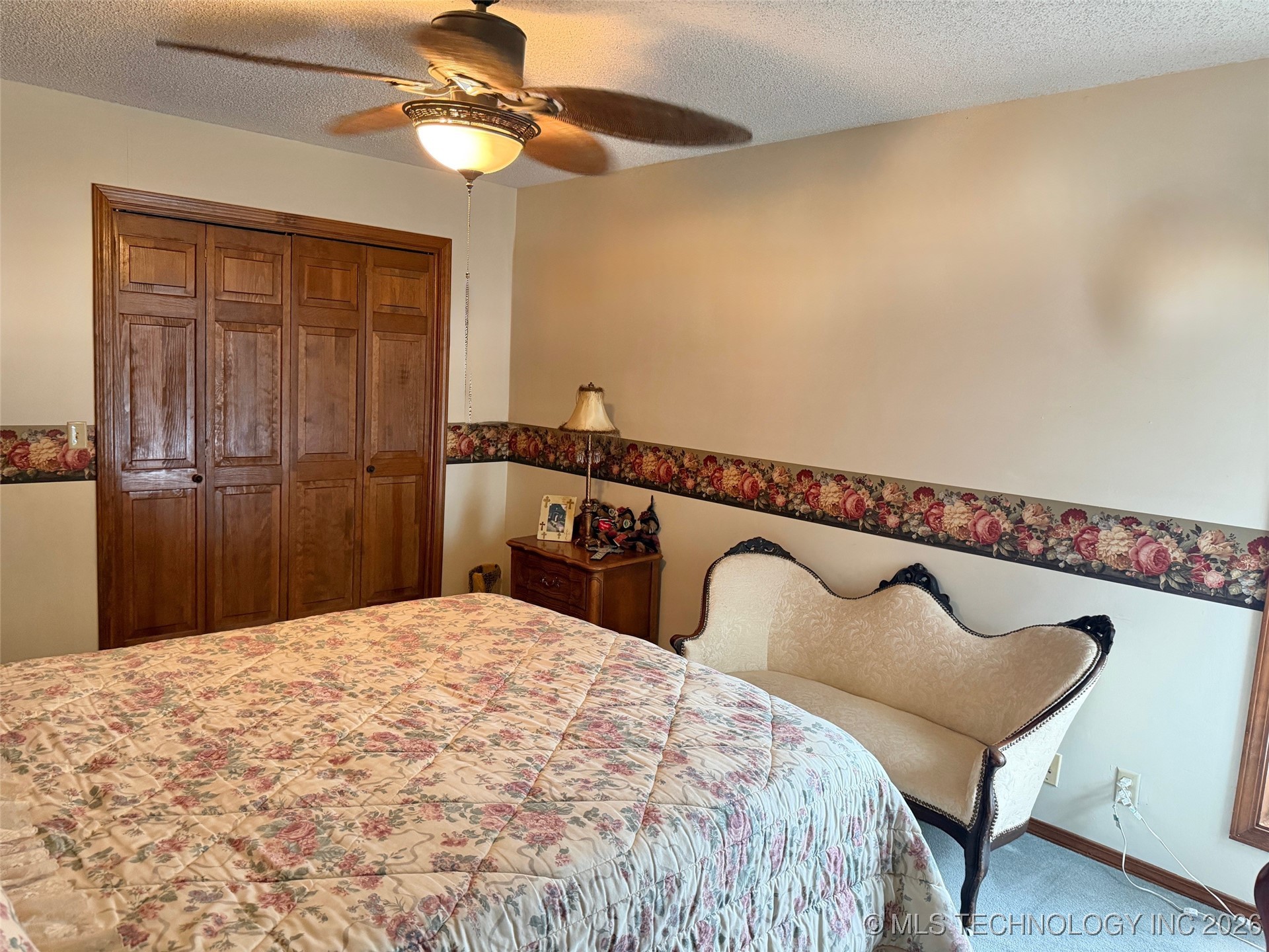 860 Lori Lane Property Photo 8