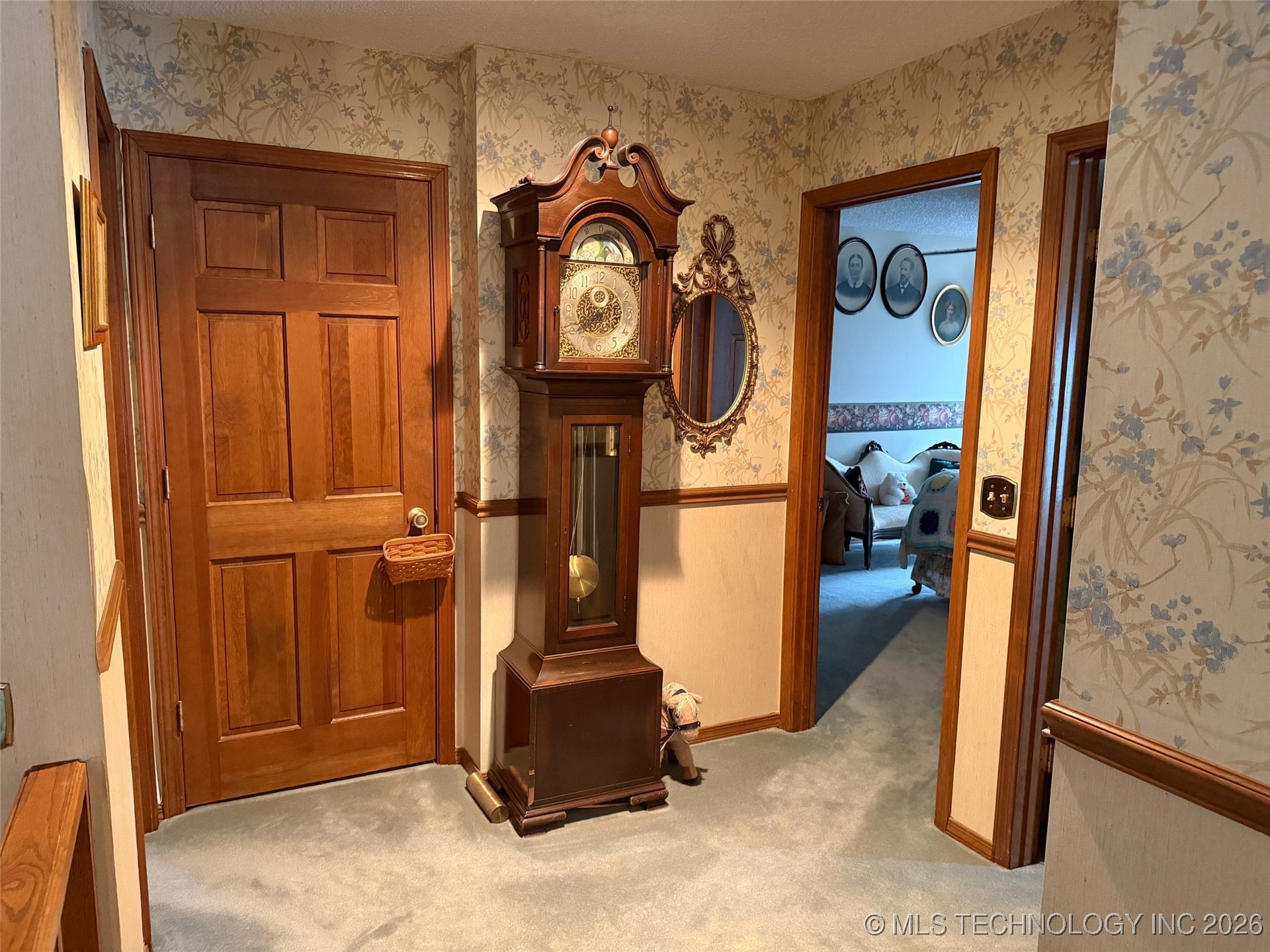 860 Lori Lane Property Photo 10