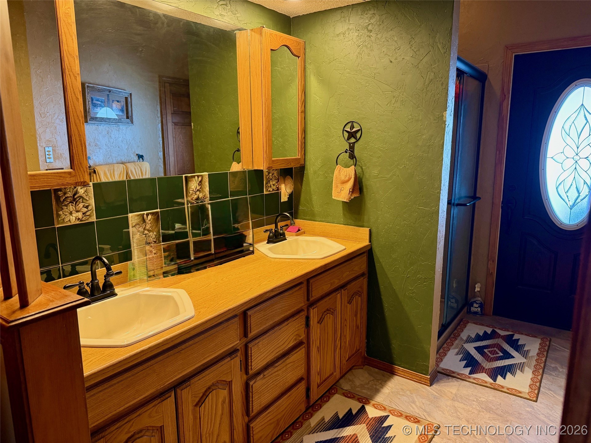 860 Lori Lane Property Photo 21